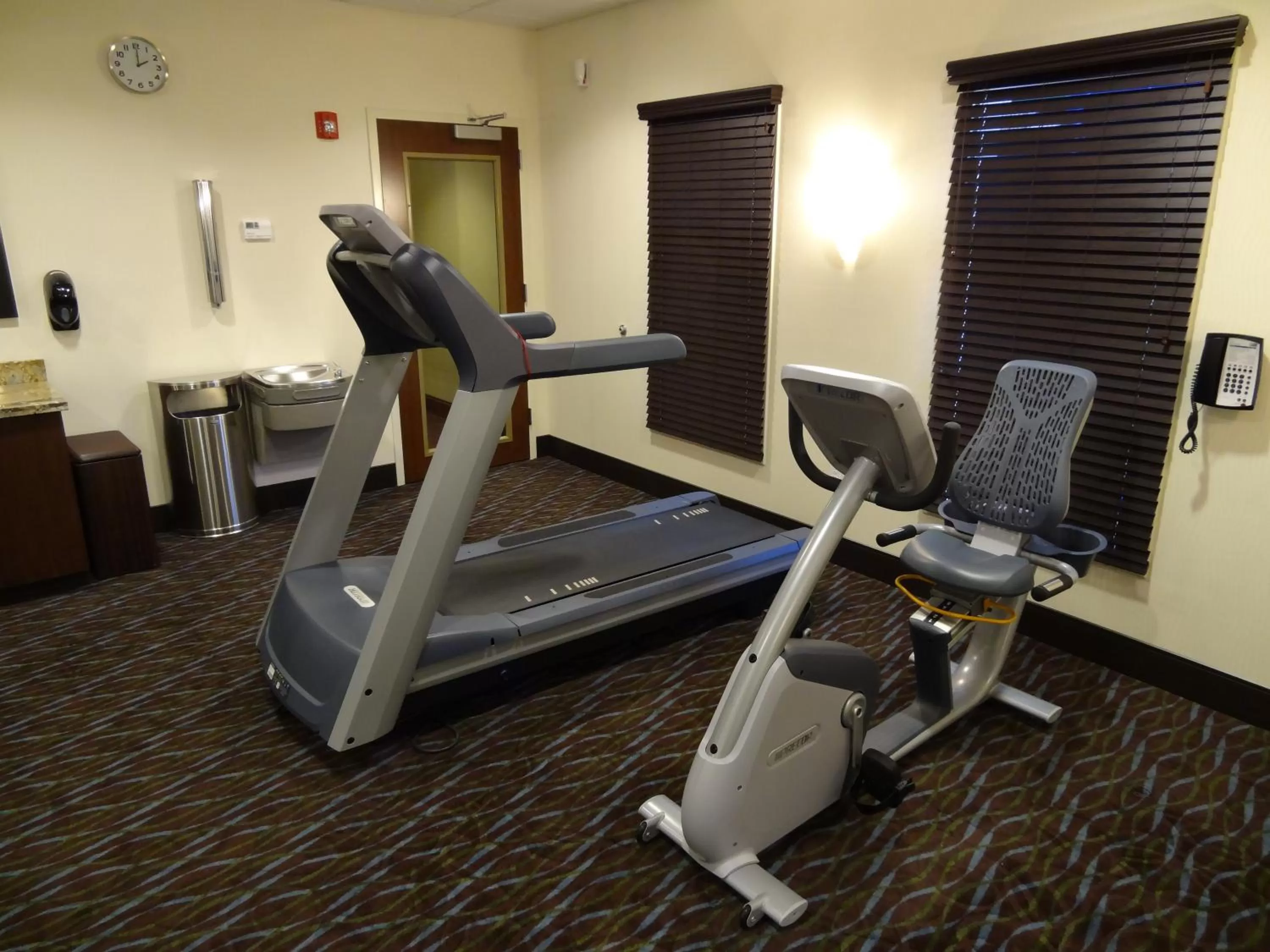 Fitness centre/facilities in Glacier Peaks Hotel