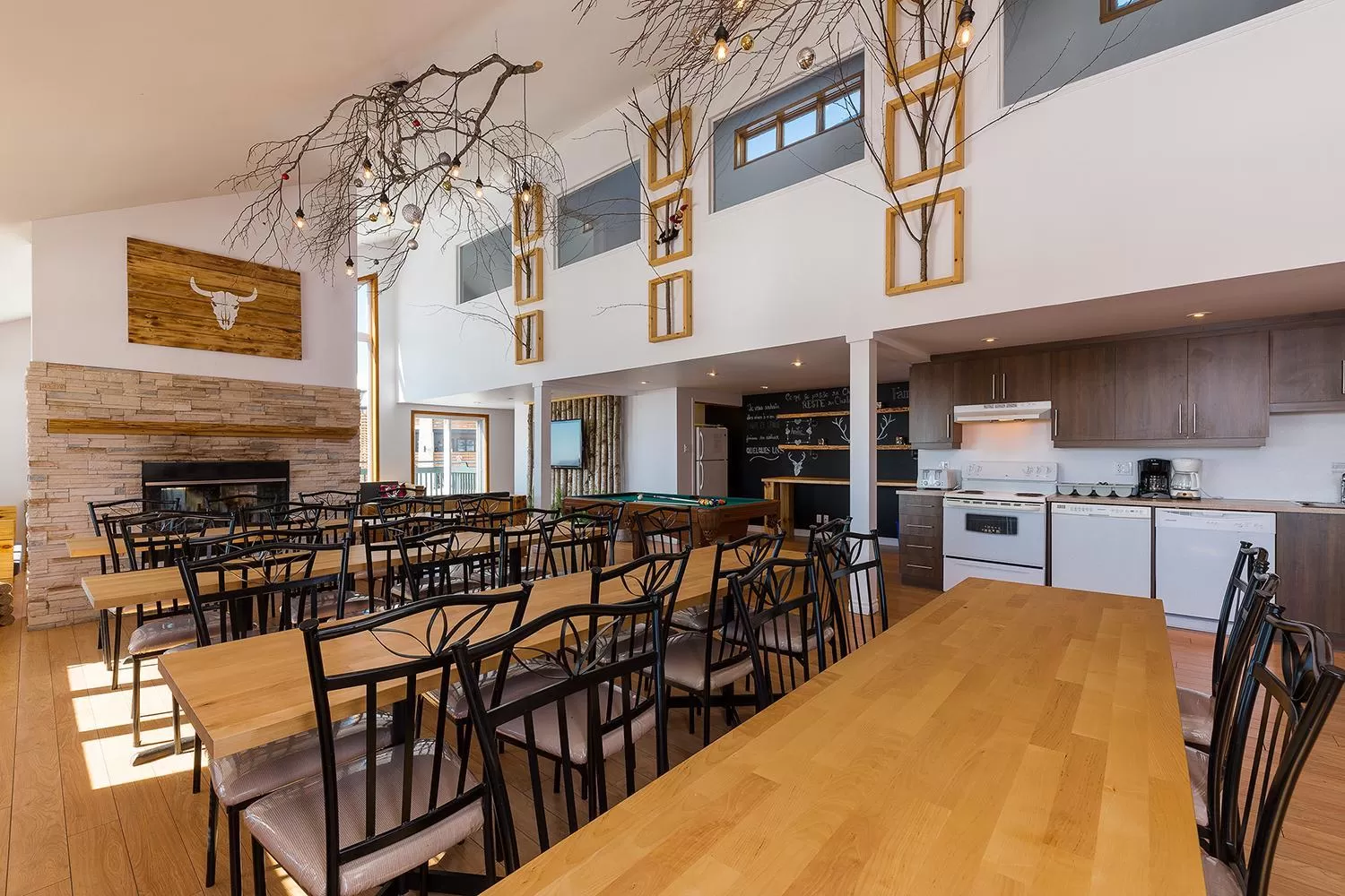 Restaurant/Places to Eat in Complexe les neiges