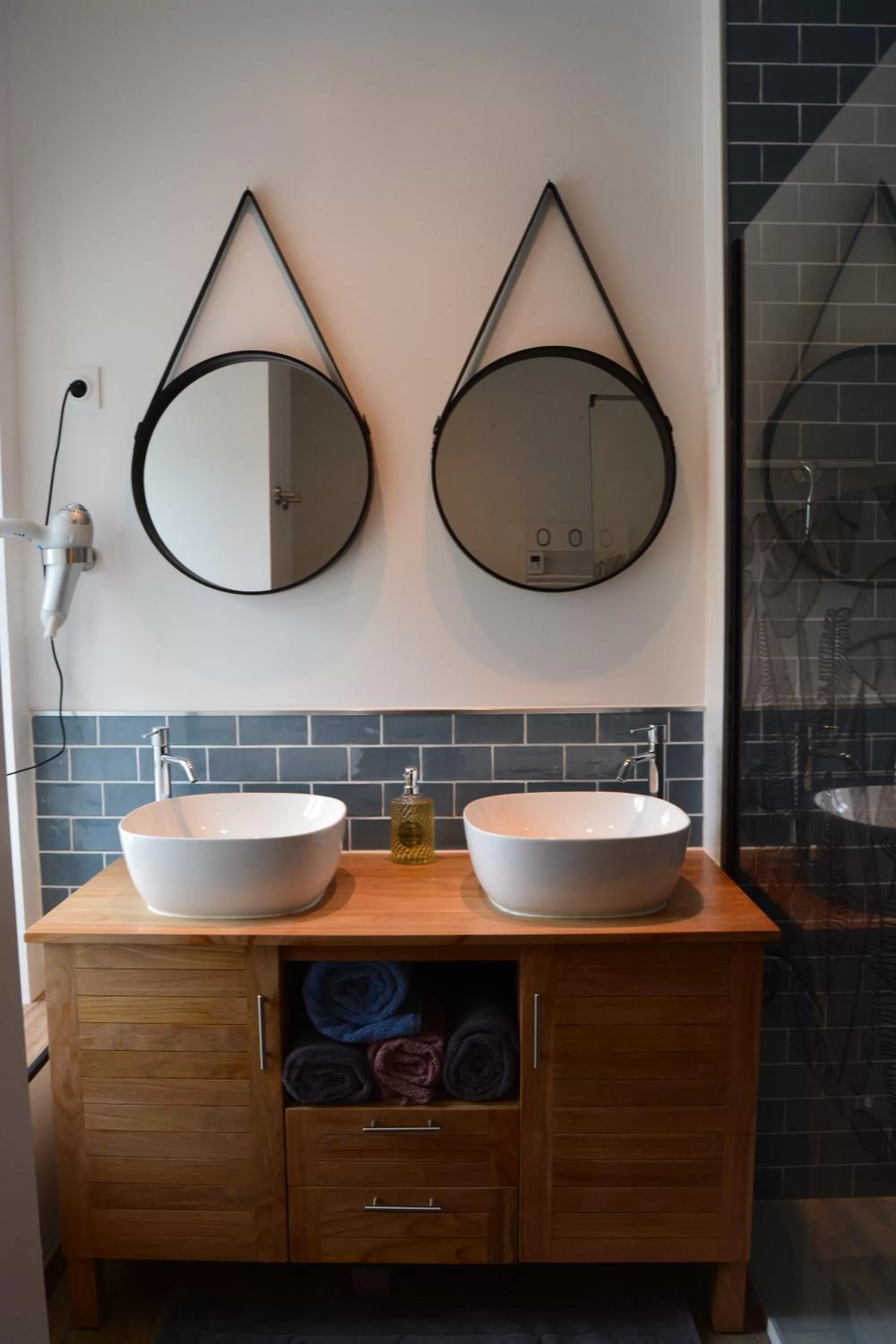 Bathroom in Lebeau Repos