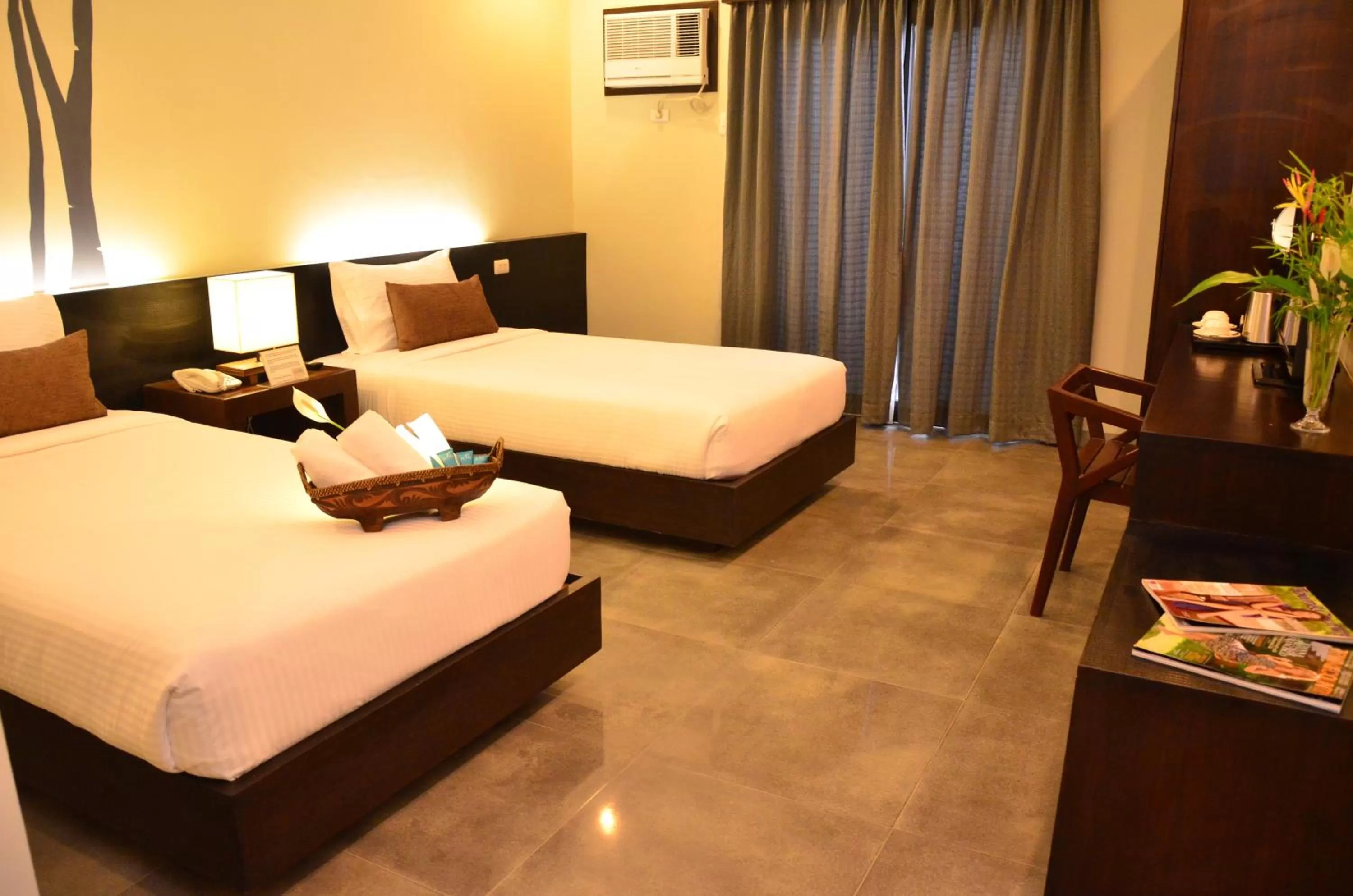 Photo of the whole room, Bed in One Manalo Place