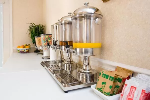 Breakfast in Plantation Oaks