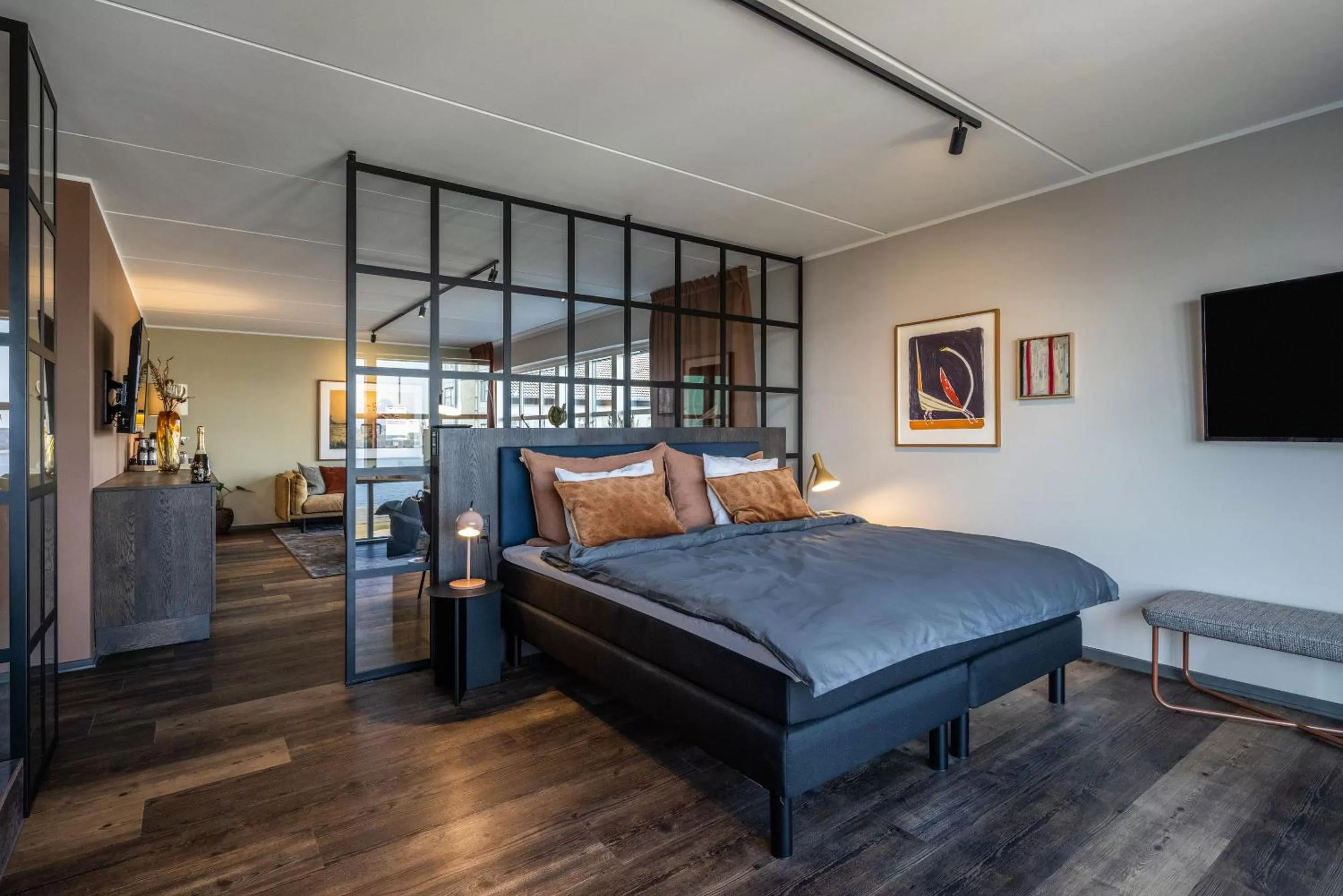 Bedroom, Bed in Pier 5 Hotel