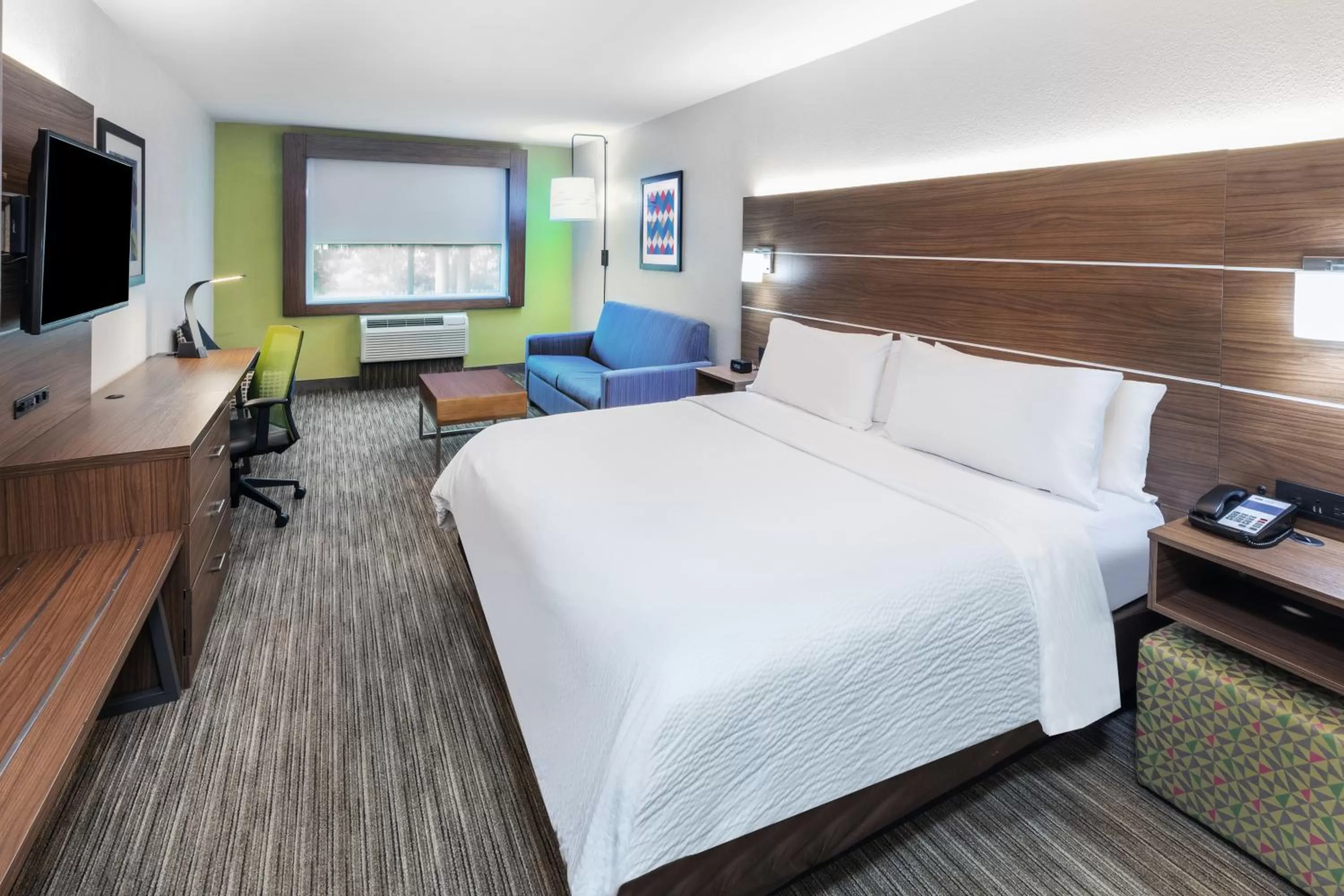 Guests, Bed in Holiday Inn Express & Suites Lafayette South by IHG
