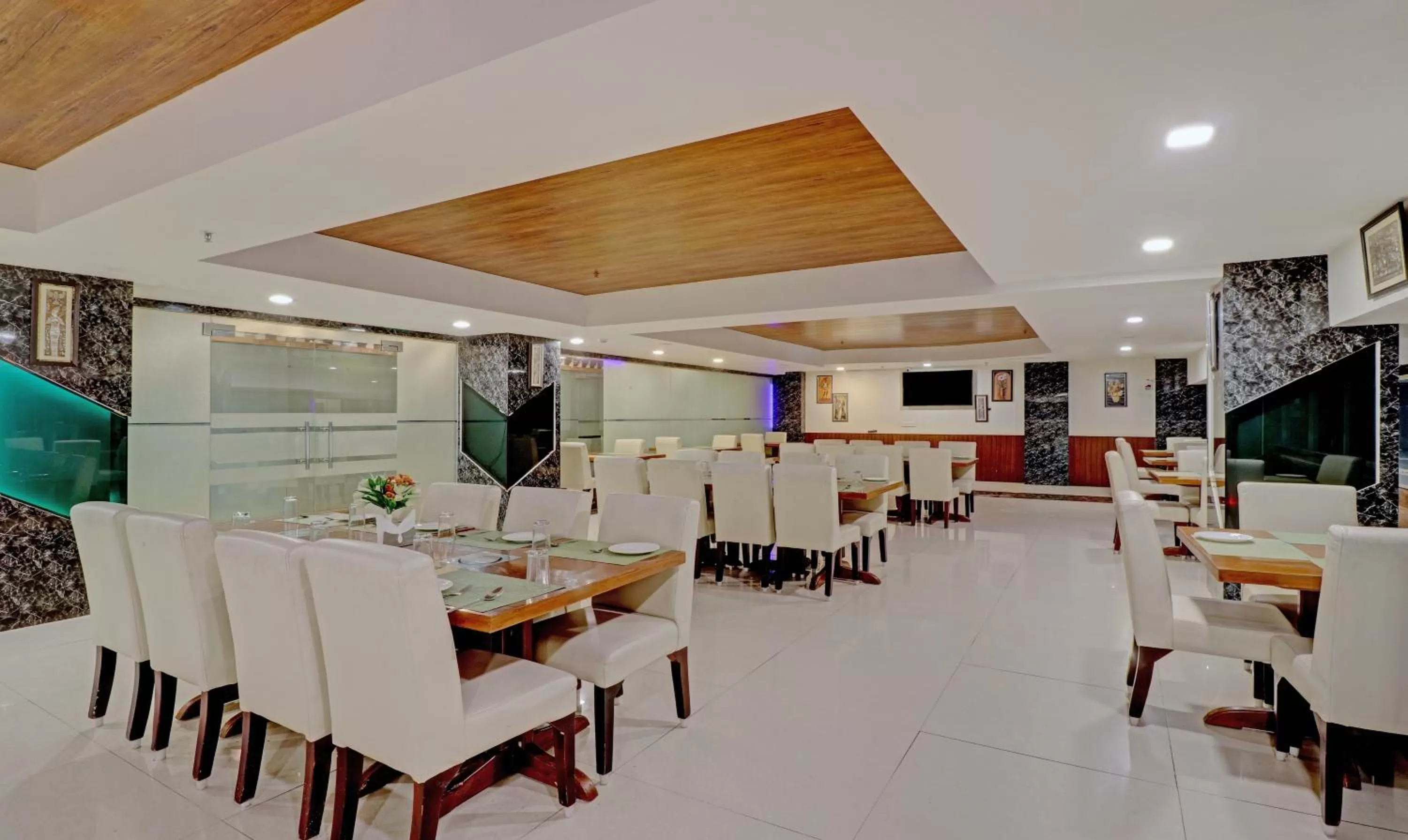 Restaurant/Places to Eat in Treebo Tryst Pearl Avenue Ring Road