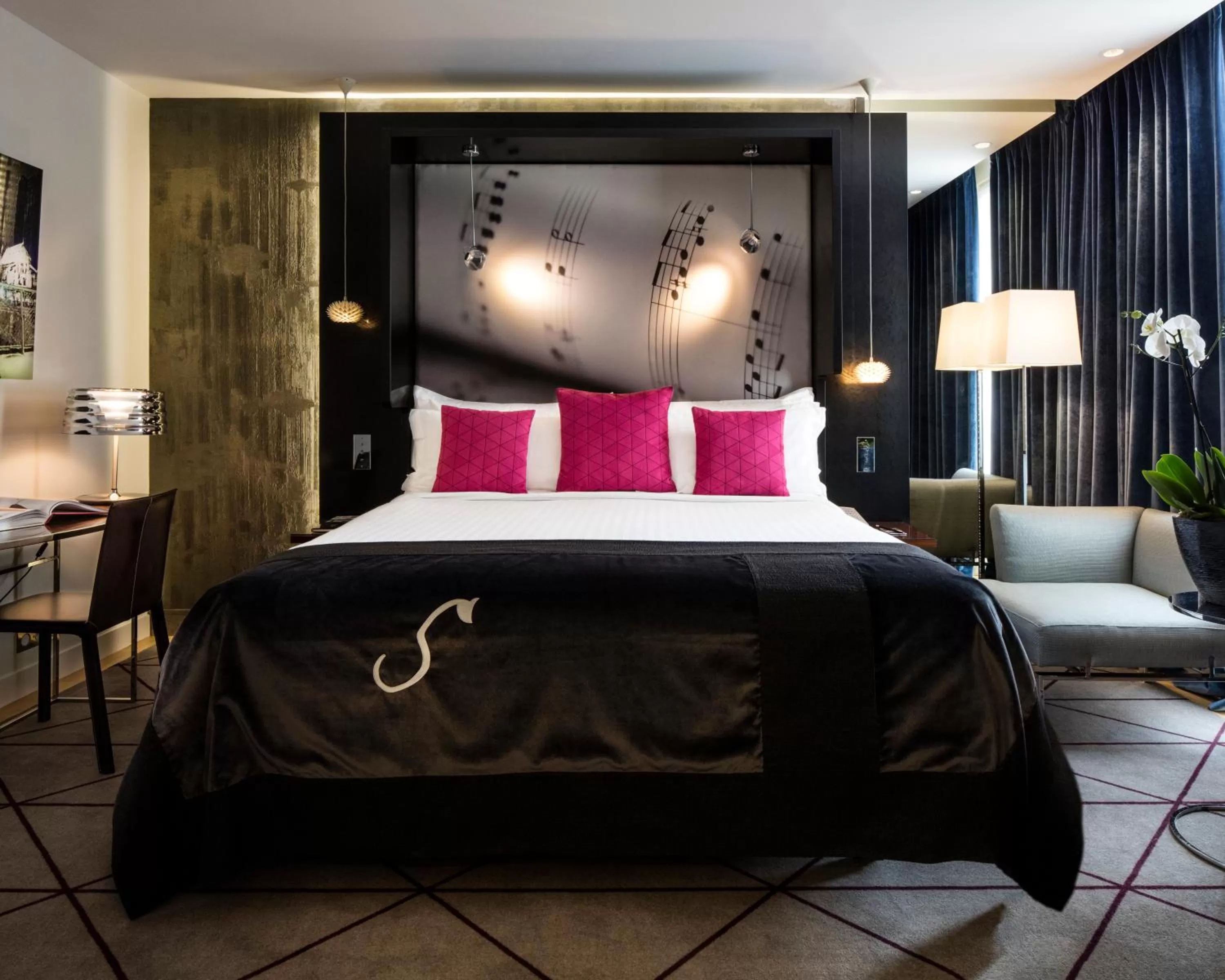 Bedroom, Bed in Hotel De Sers Champs Elysees