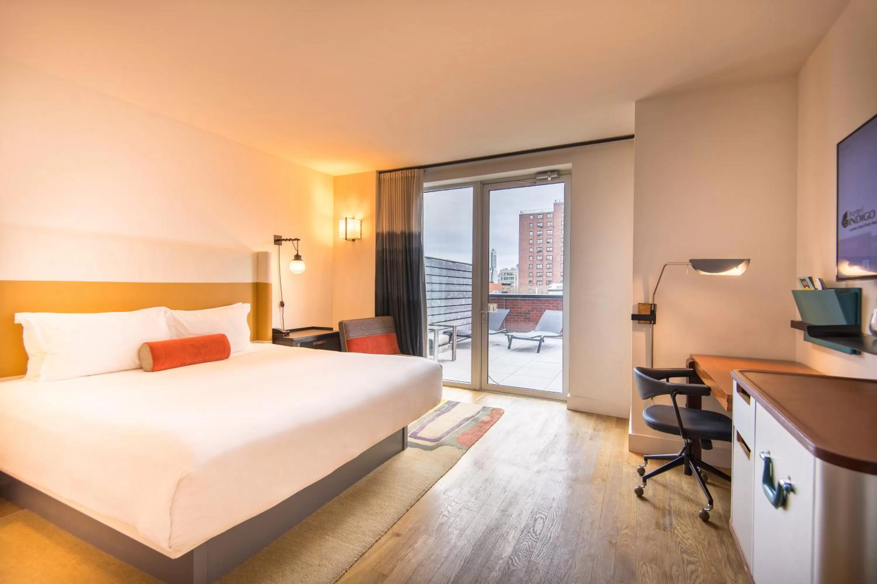 Photo of the whole room, Bed in Hotel Indigo Lower East Side New York by IHG