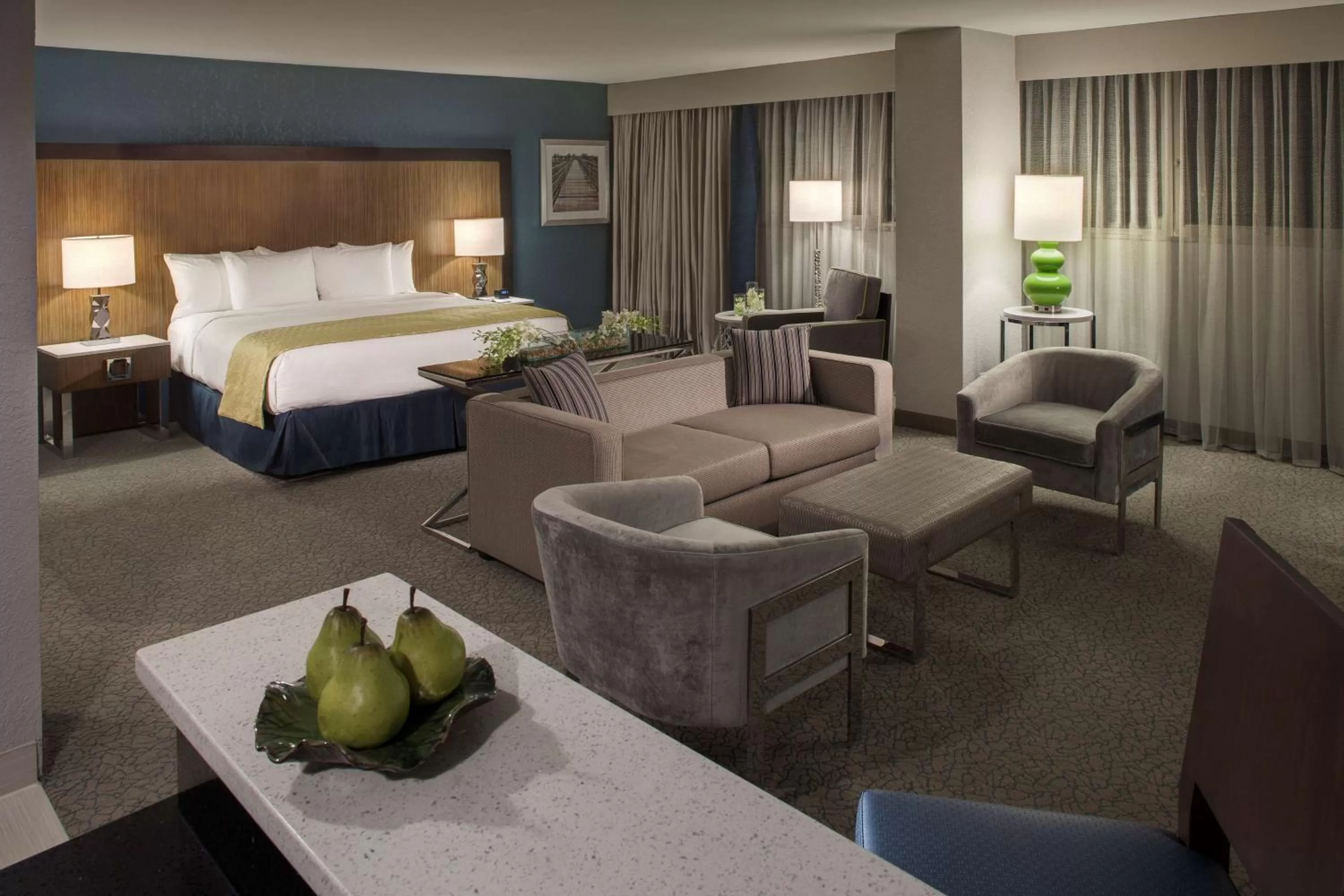 Bedroom, Bed in DoubleTree by Hilton Hotel Jacksonville Airport