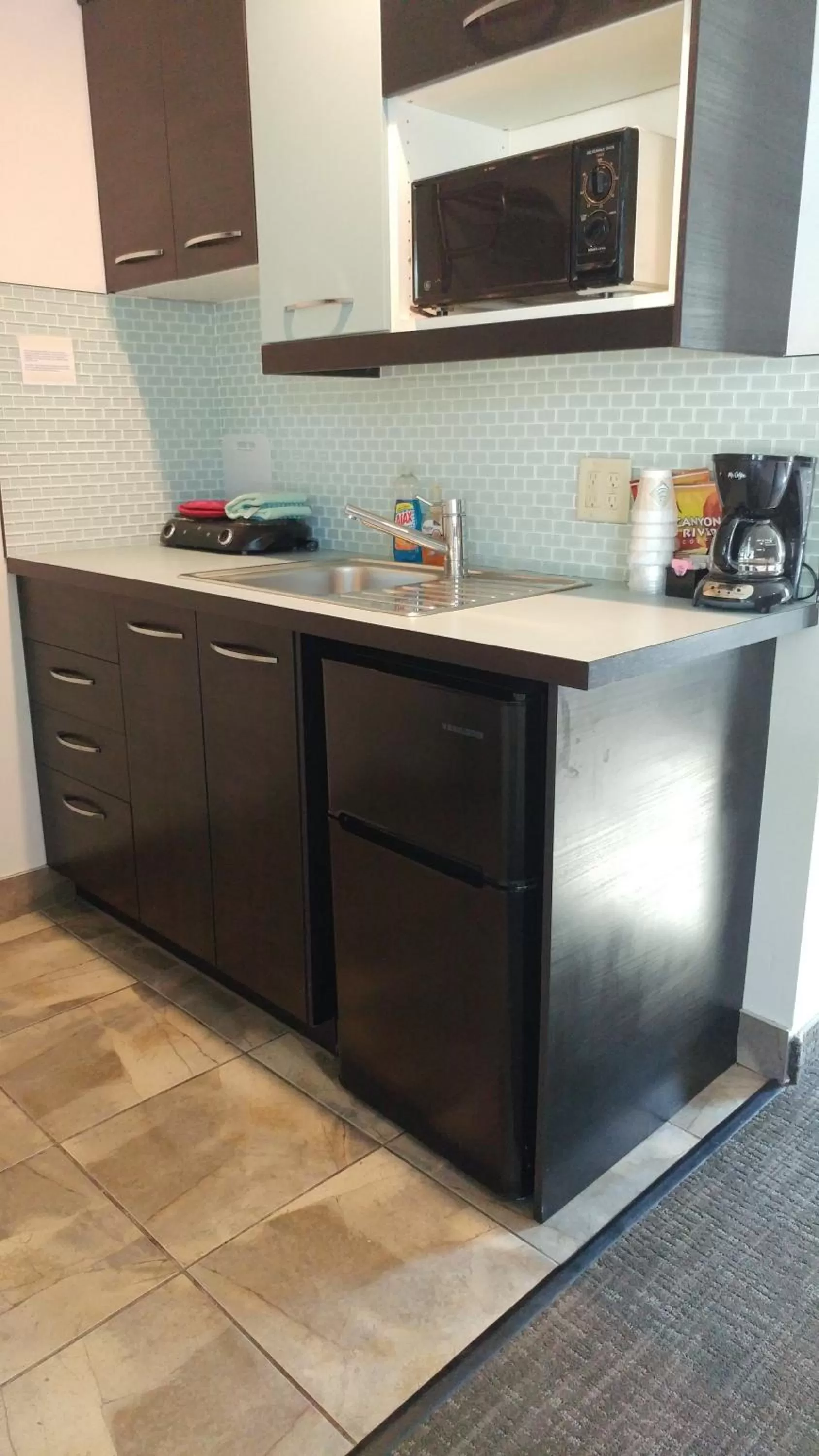 Kitchen or kitchenette in Motel 57