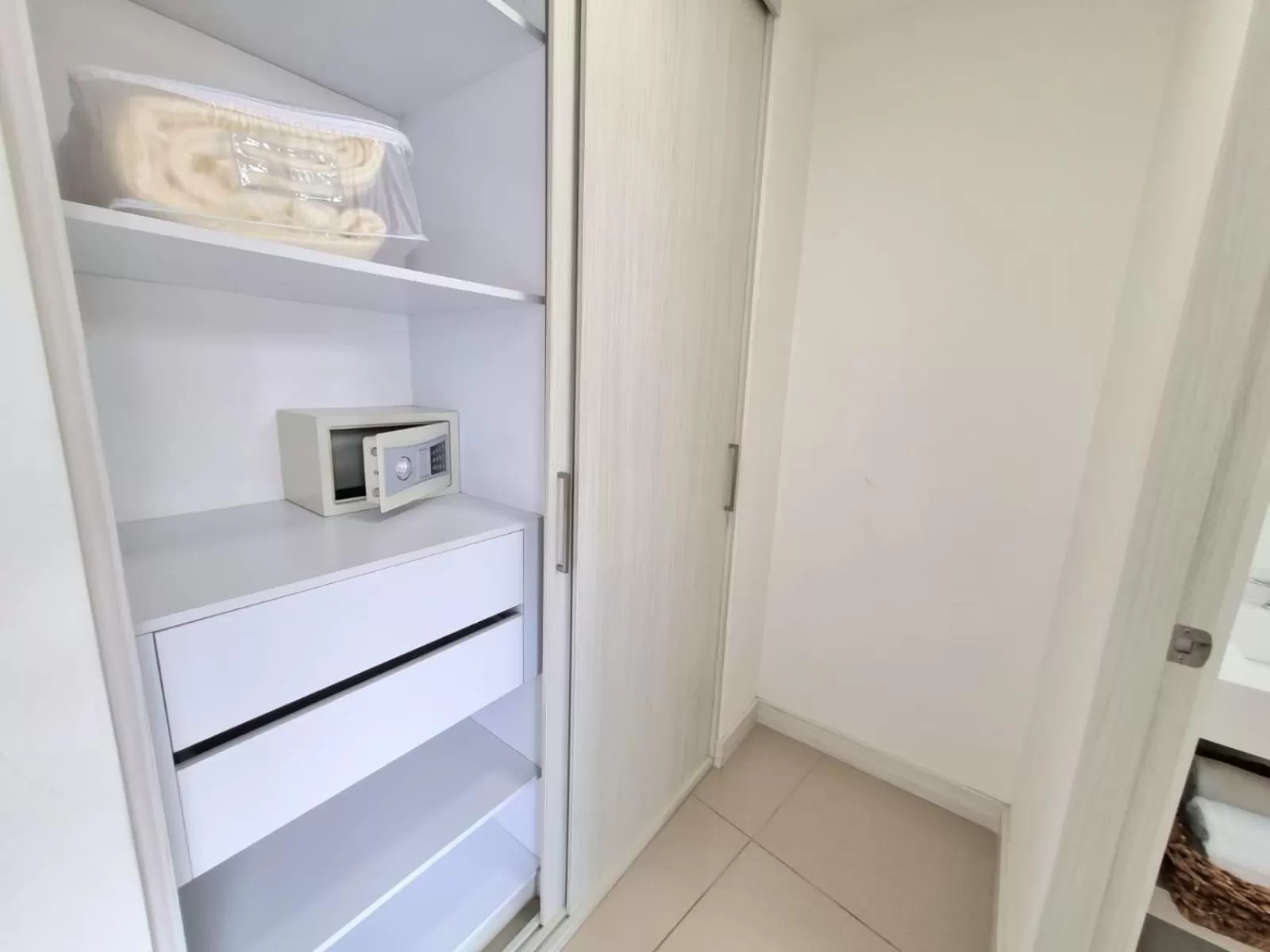 safe in Origen Local Suites