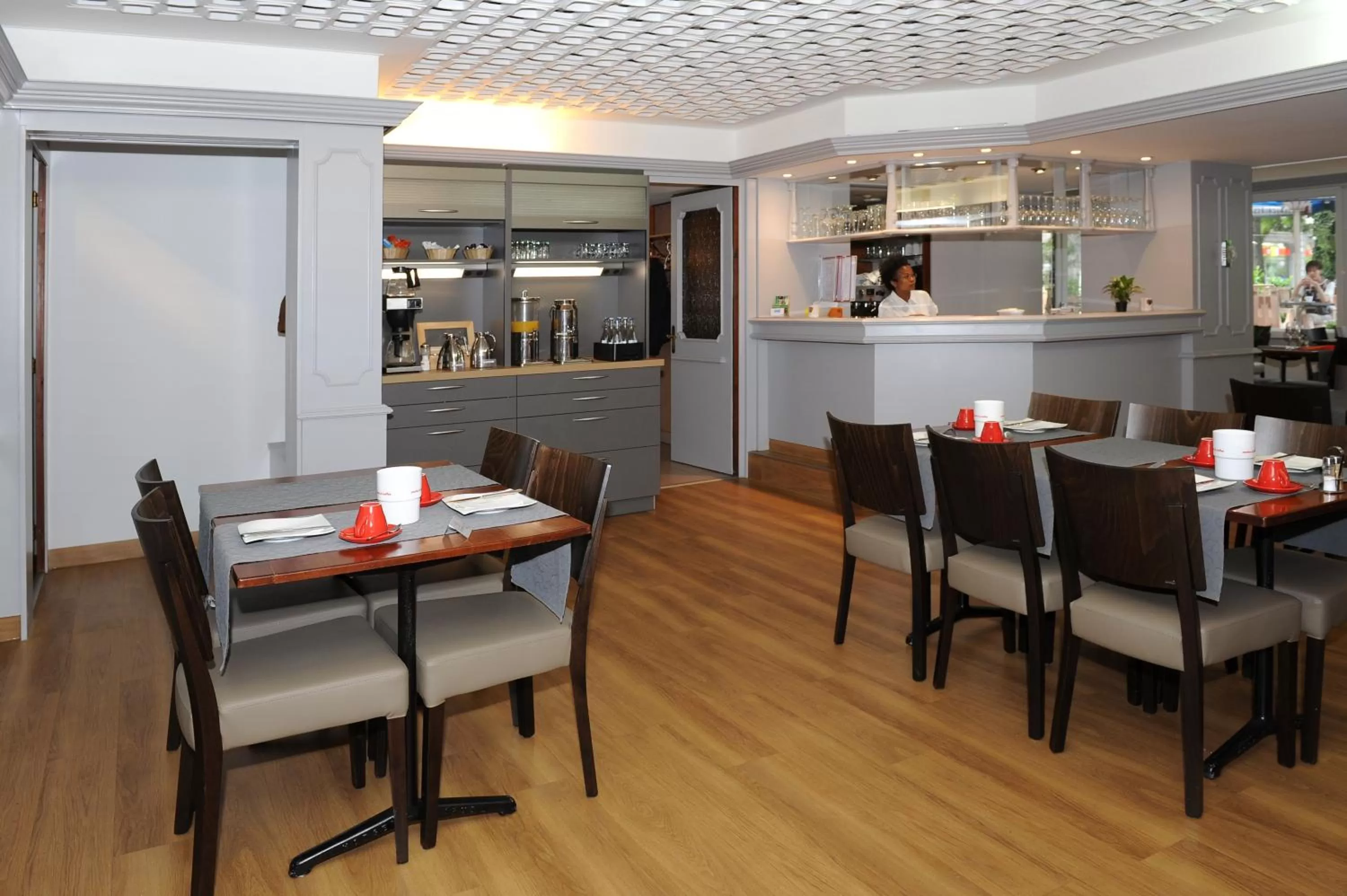 Restaurant/places to eat in La Dent-du-Midi Hôtel & Restaurant