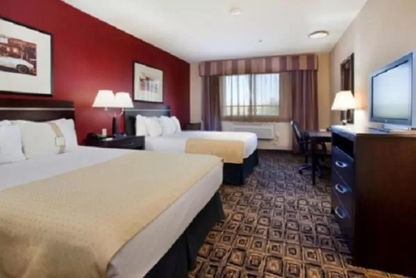 Bed in Holiday Inn Express Hotel and Suites Duncan by IHG