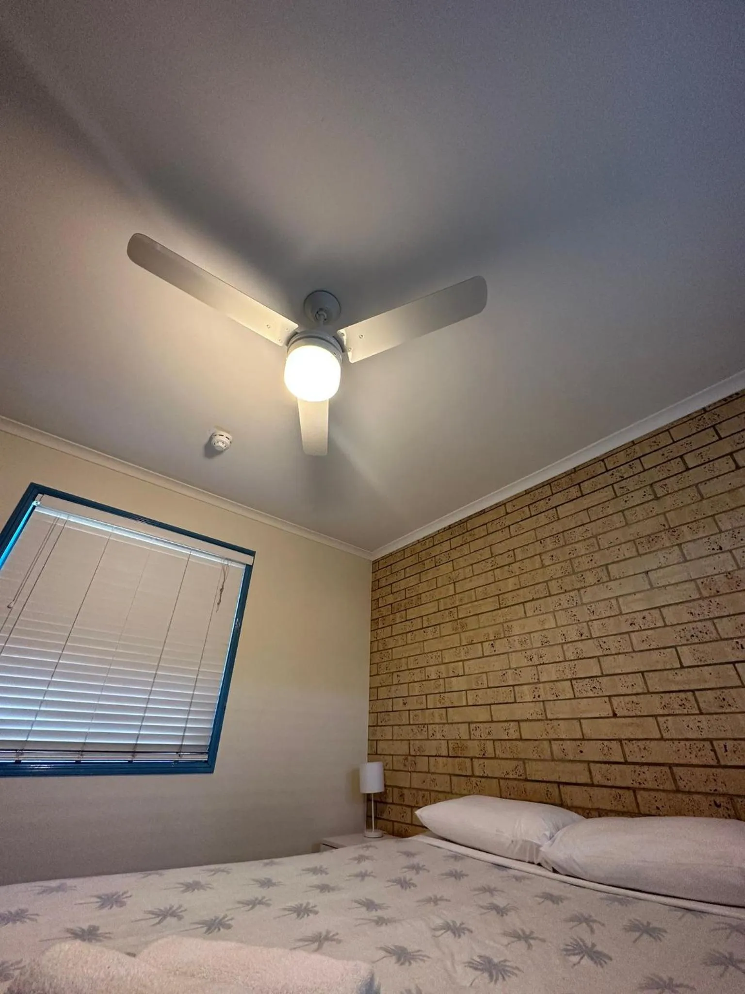 Bedroom, Bed in Coolum Budget Accommodation