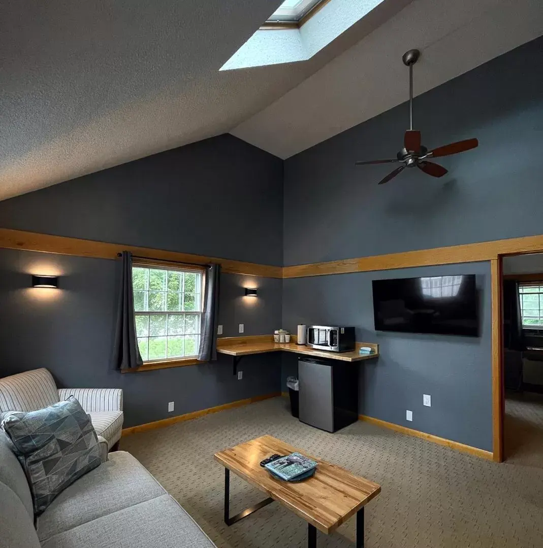 Family Suite (3 bed) in New England Inn & Lodge Family Suite (3 bed) in New England Inn & Lodge