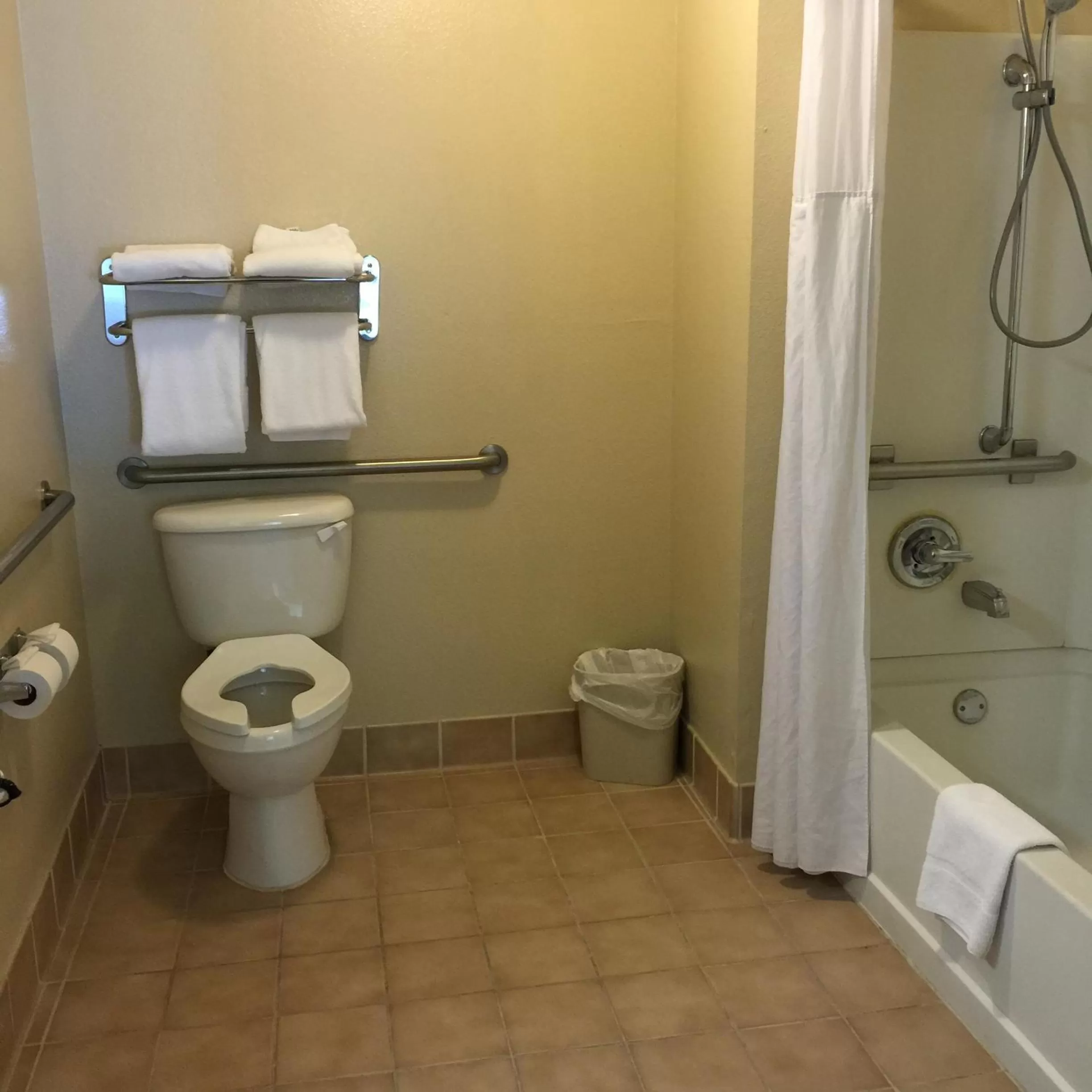 Bathroom in Hawthorn Suites by Wyndham Rancho Cordova/Folsom