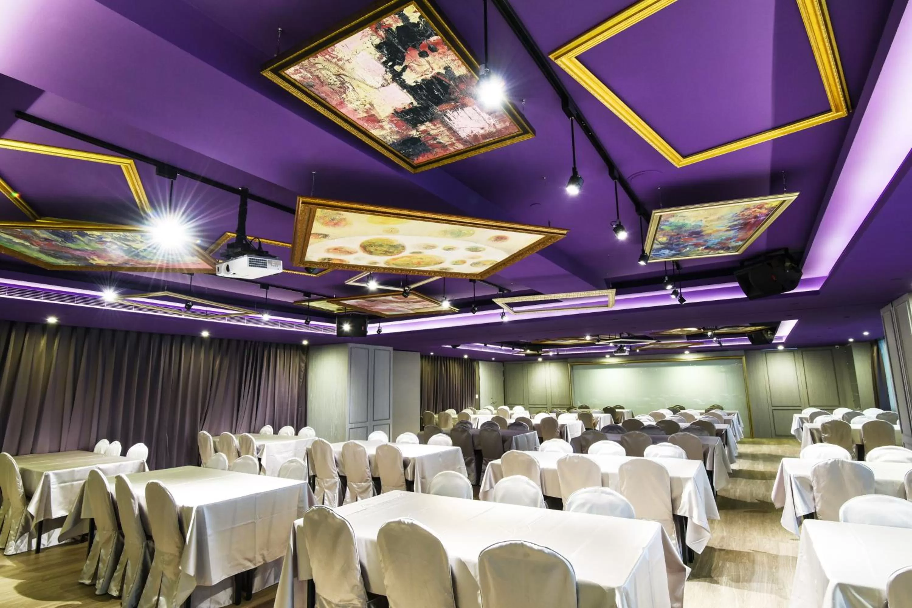 Business facilities in FX Hotel Tainan