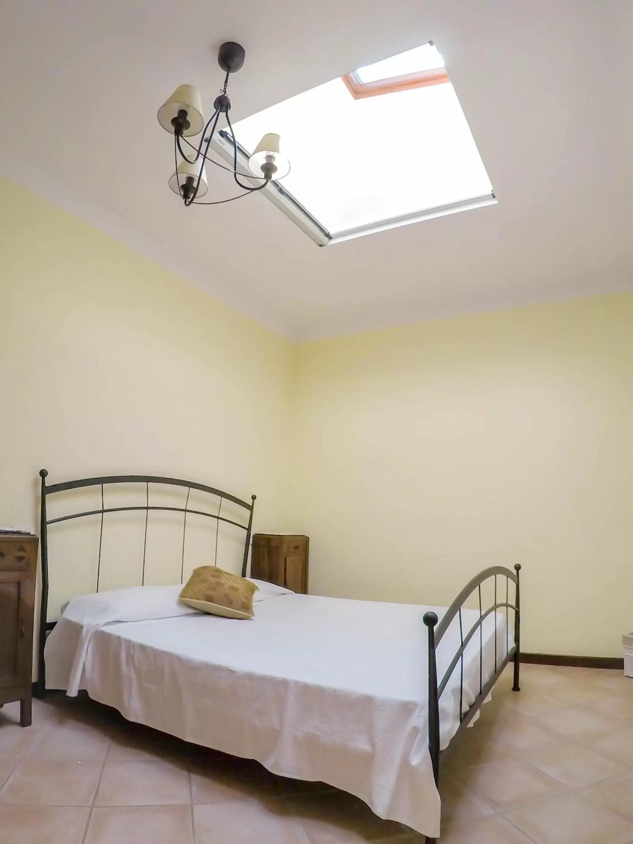 Bedroom, Bed in CASALE LA FATA -tipico toscano immerso nelle colline tra Lucca e Versilia, 6 appartamenti indipendenti
