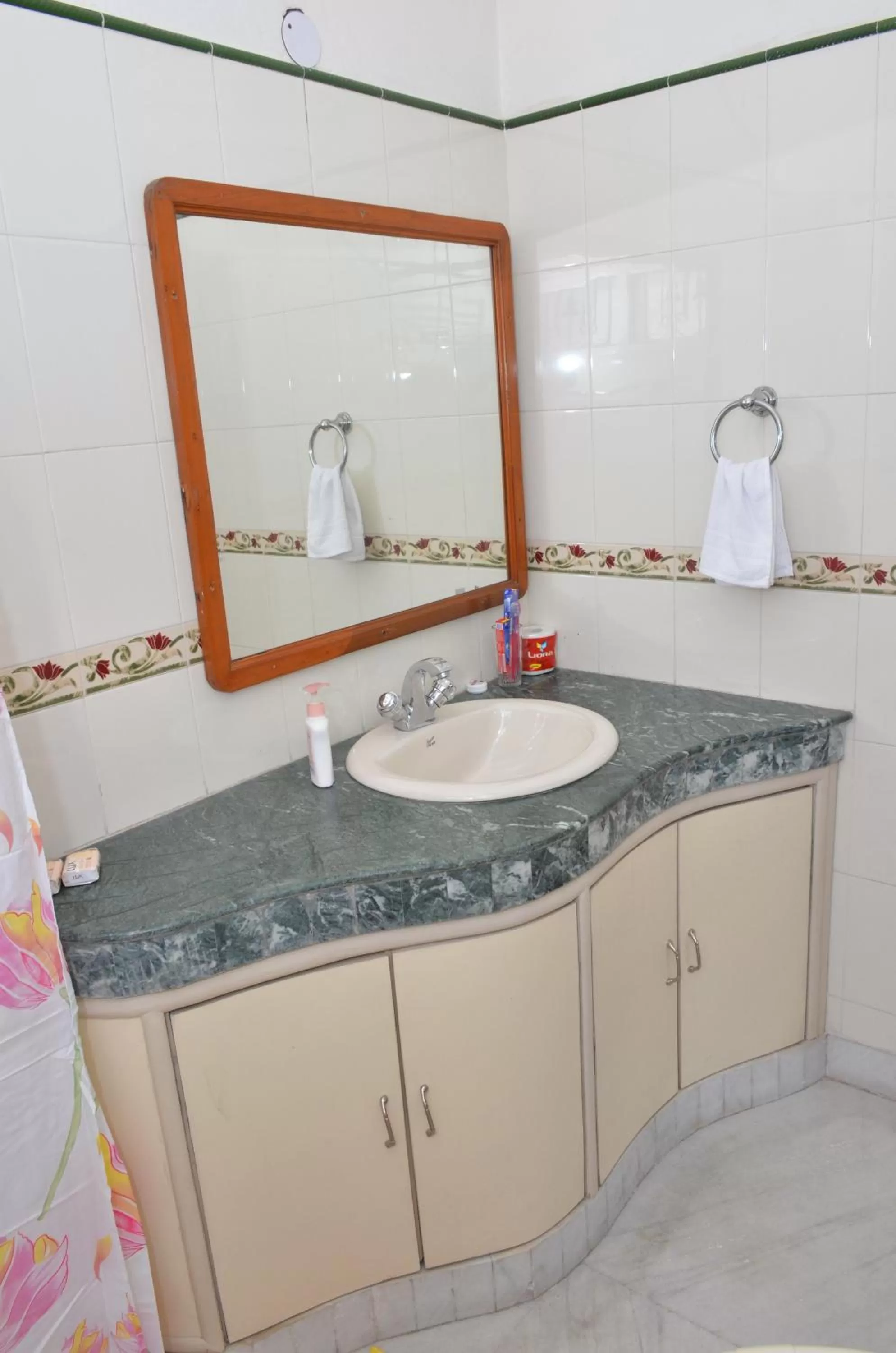 Bathroom in Sandy's Homestay