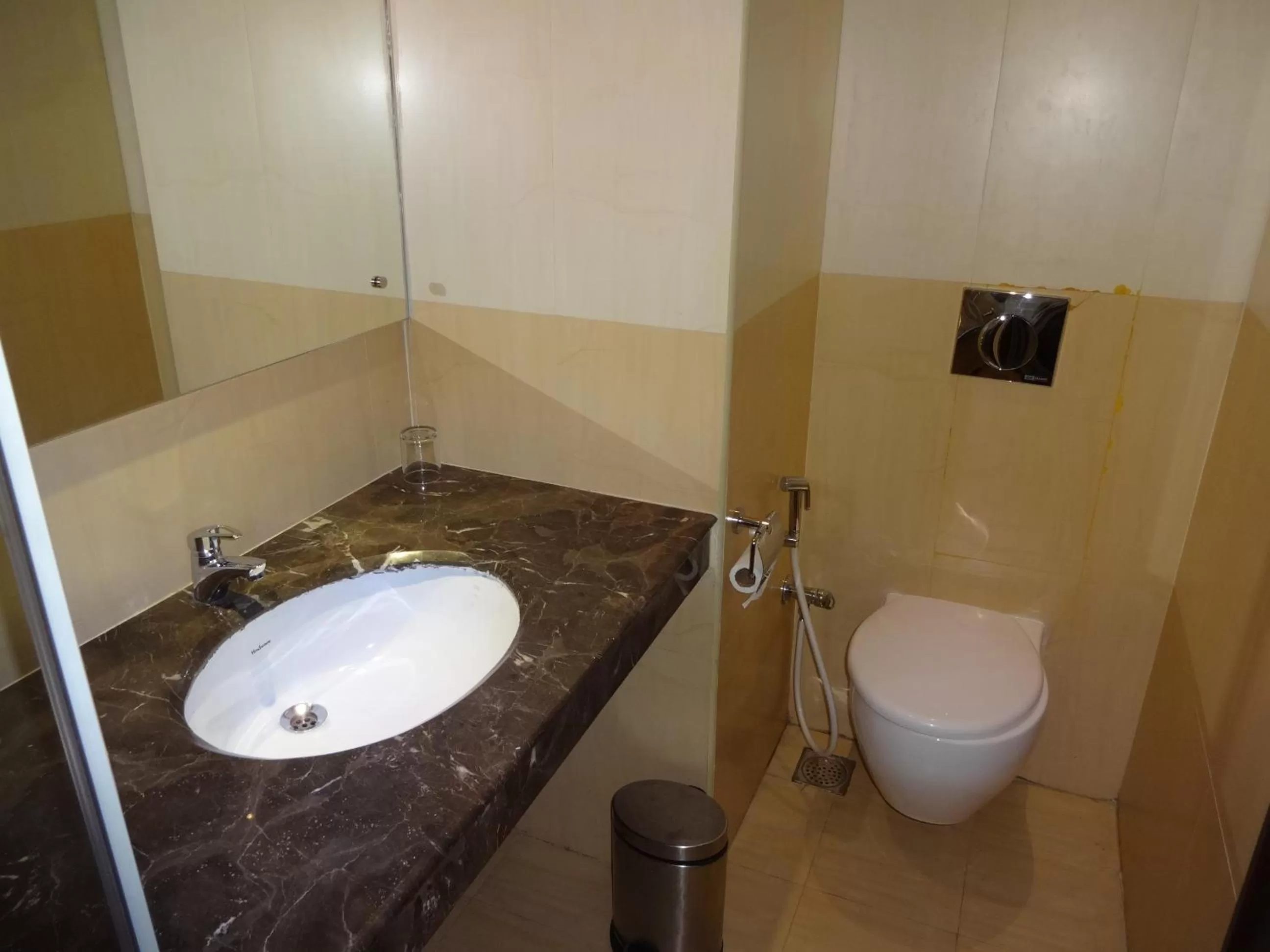 Toilet in Astoria Hotels Madurai