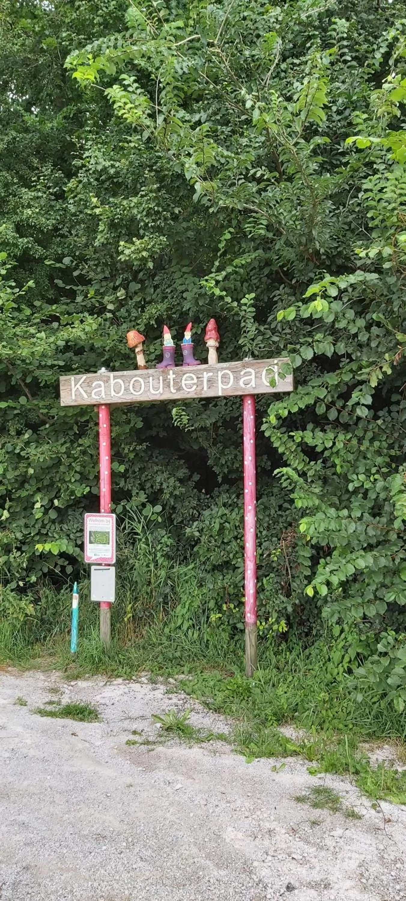 B en (B) Op Steendam