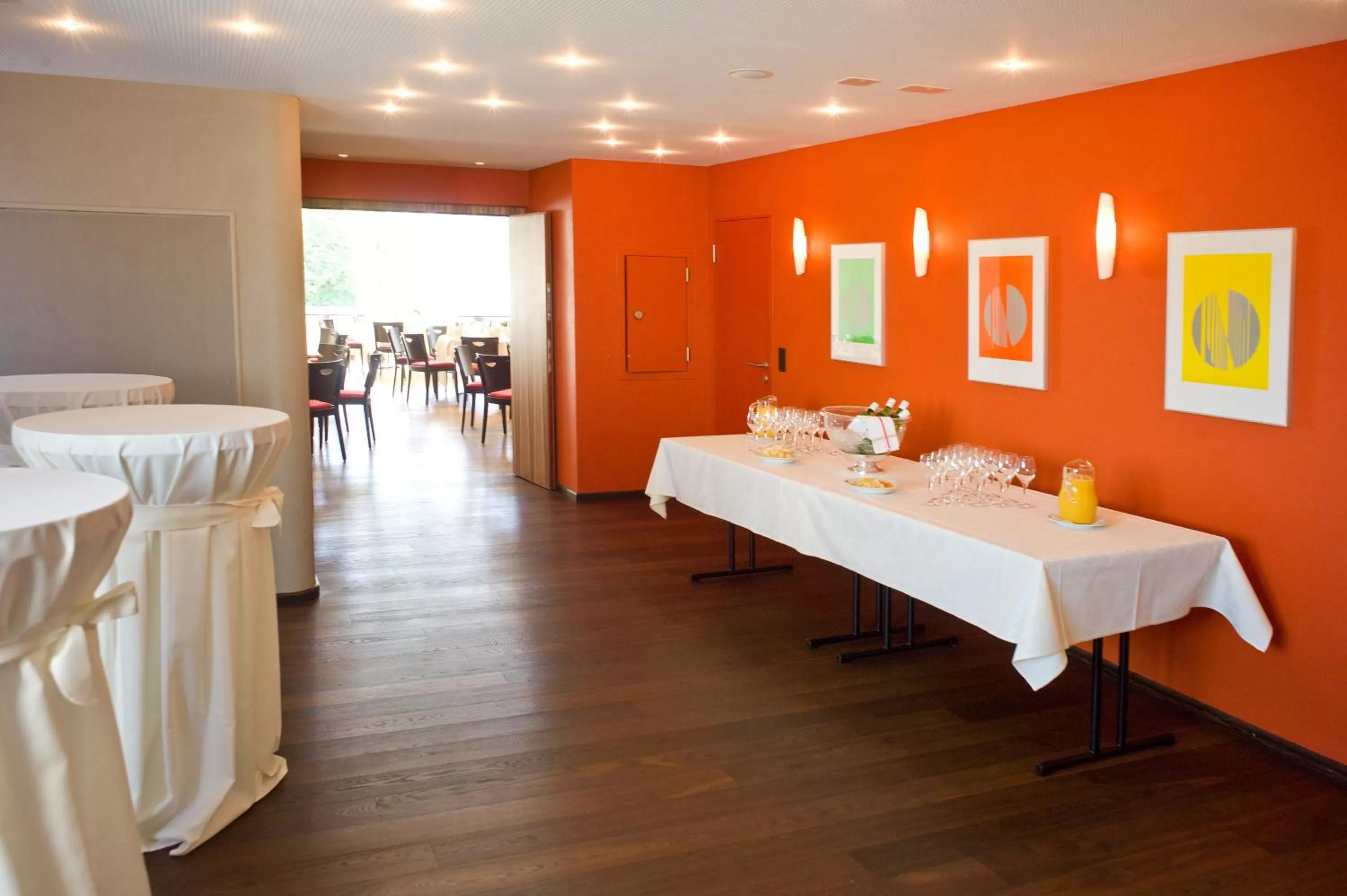 Restaurant/places to eat, Bathroom in Hotel Drei Könige