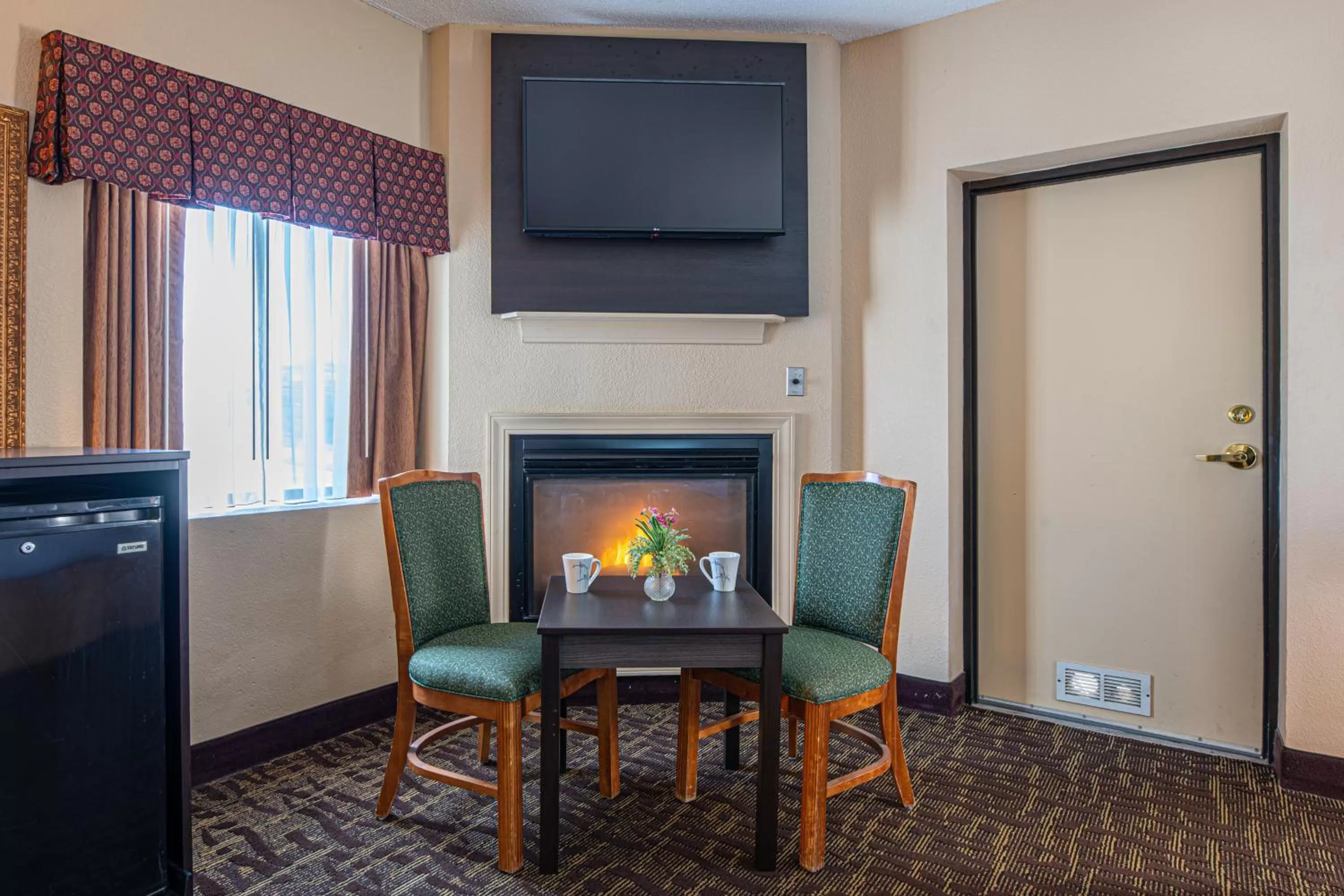 Bedroom in River Bend Inn - Pigeon Forge