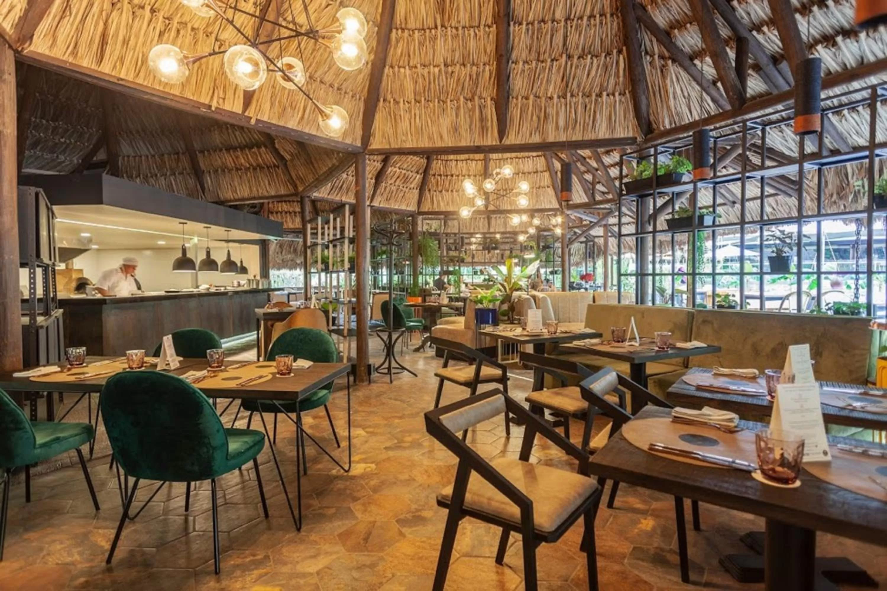 Restaurant/places to eat in InterContinental Medellin - Movich by IHG