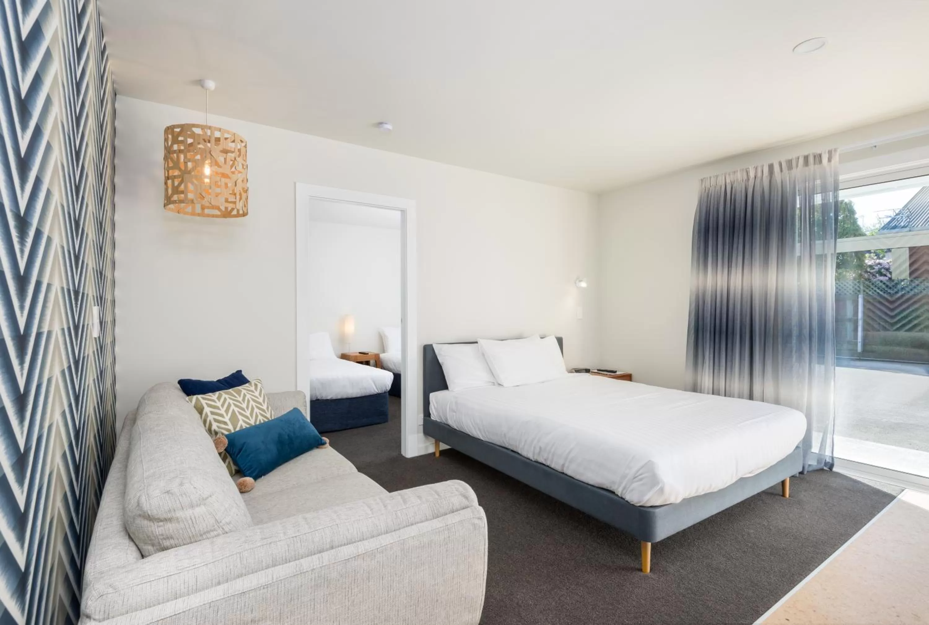 Living room, Bed in The Adelphi