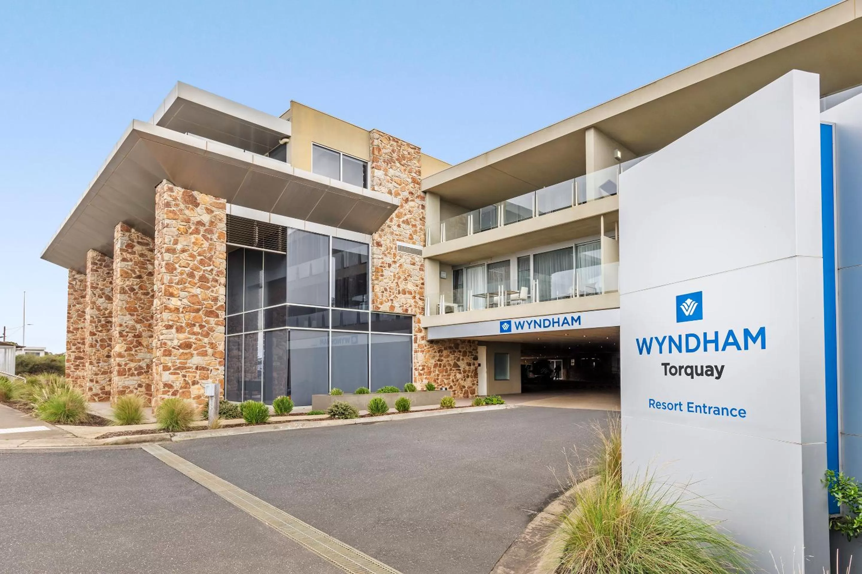 Facade/entrance in Wyndham Resort Torquay