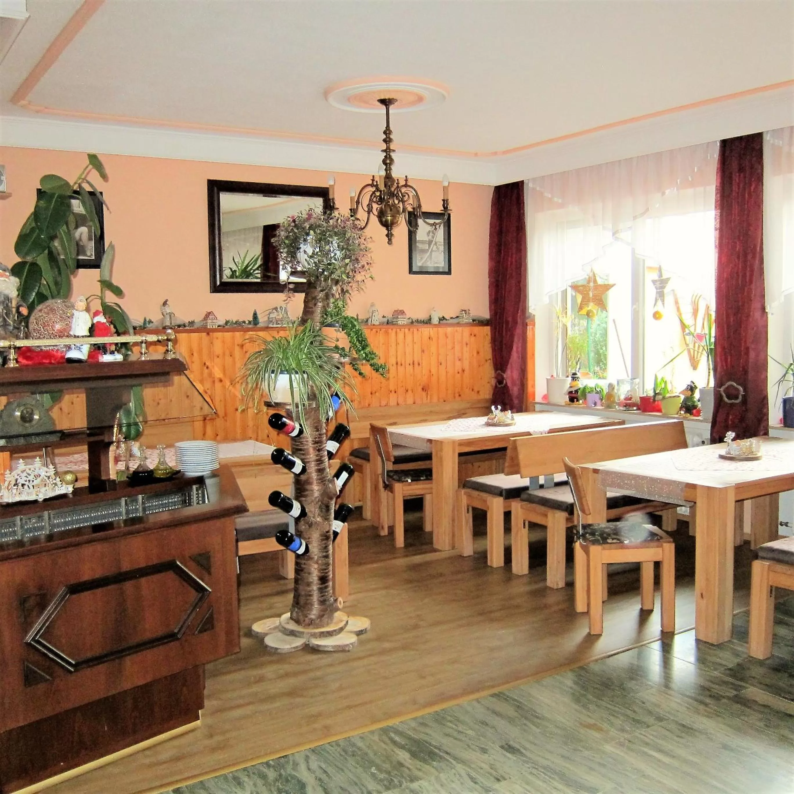 Restaurant/Places to Eat in Hotel Sonnleitn