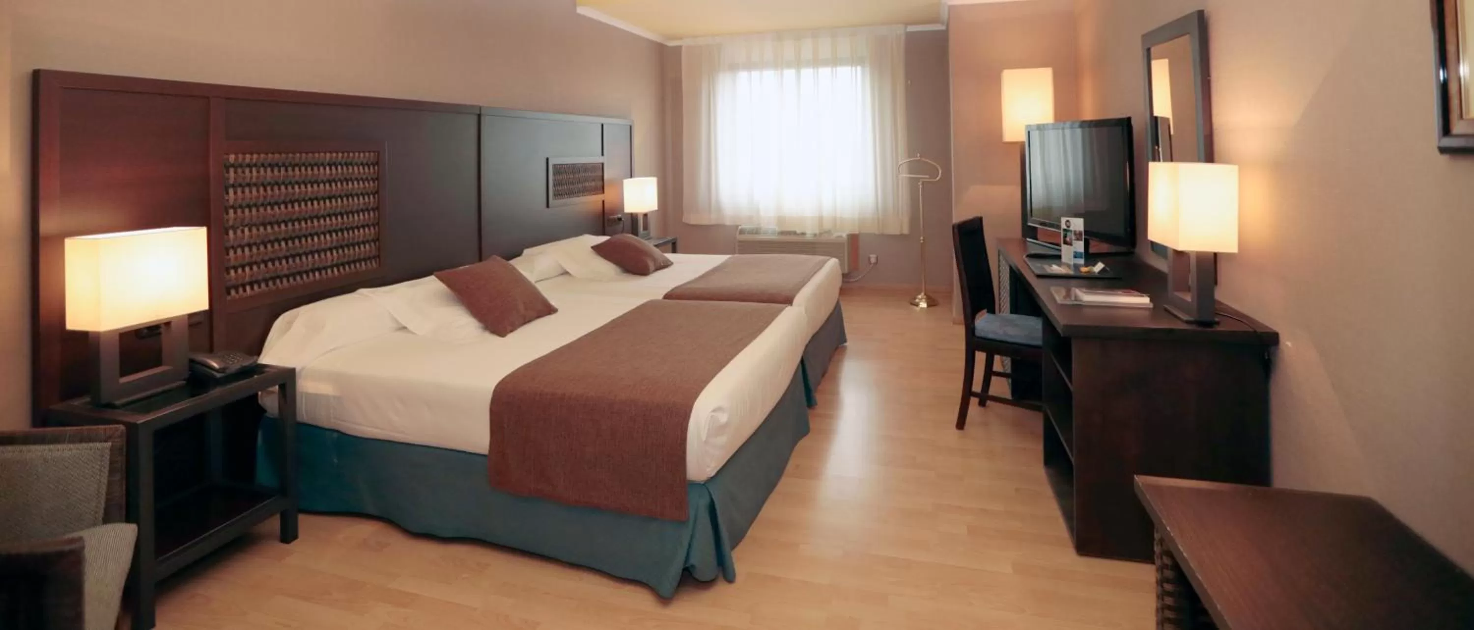 Photo of the whole room, Bed in Hotel Spa Congreso