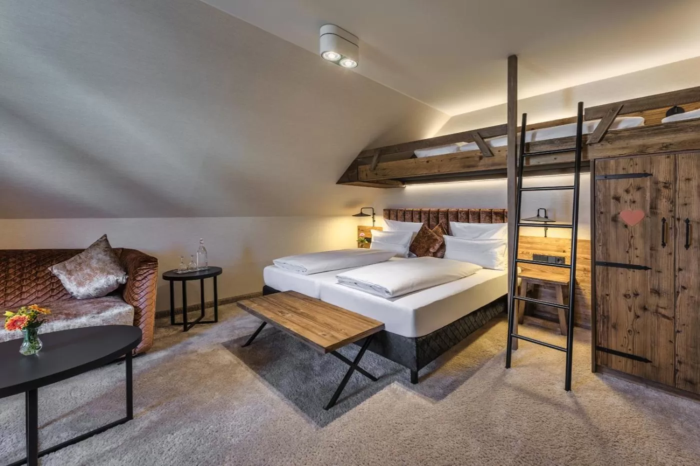 Photo of the whole room, Bed in Hotel Schäfflerwirt