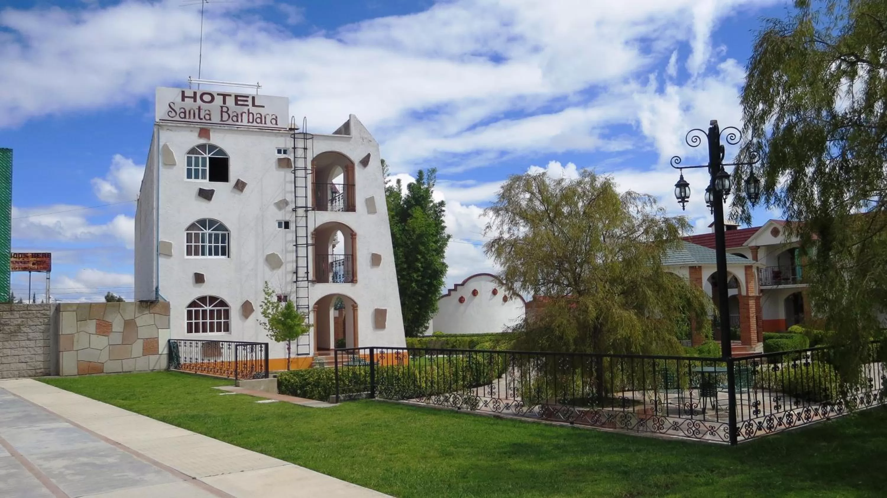 Patio, Property Building in Hotel Santa Barbara
