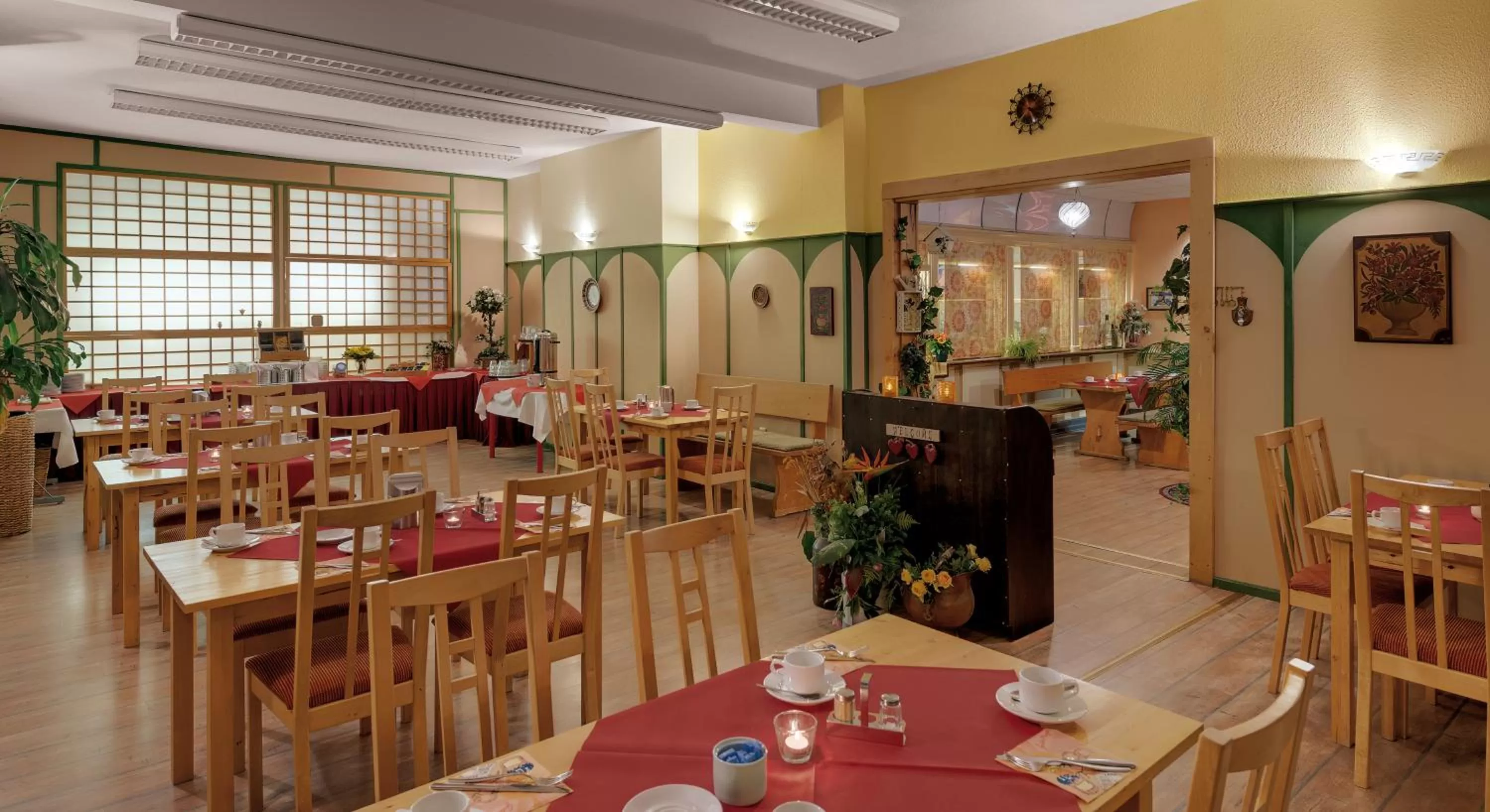 Restaurant/places to eat in Pension Haus Saarland