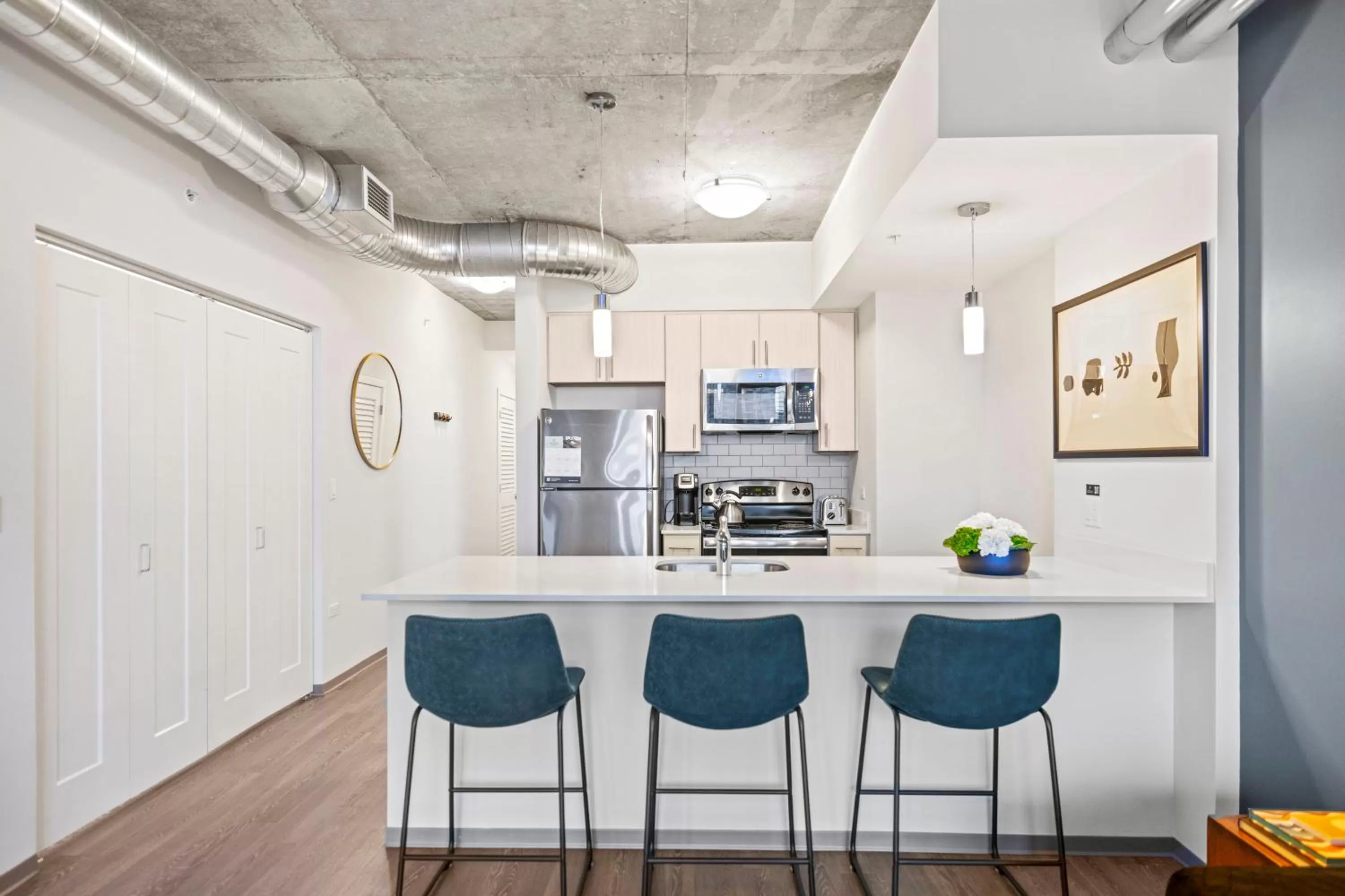 Kitchen or kitchenette in Placemakr Premier SoBro