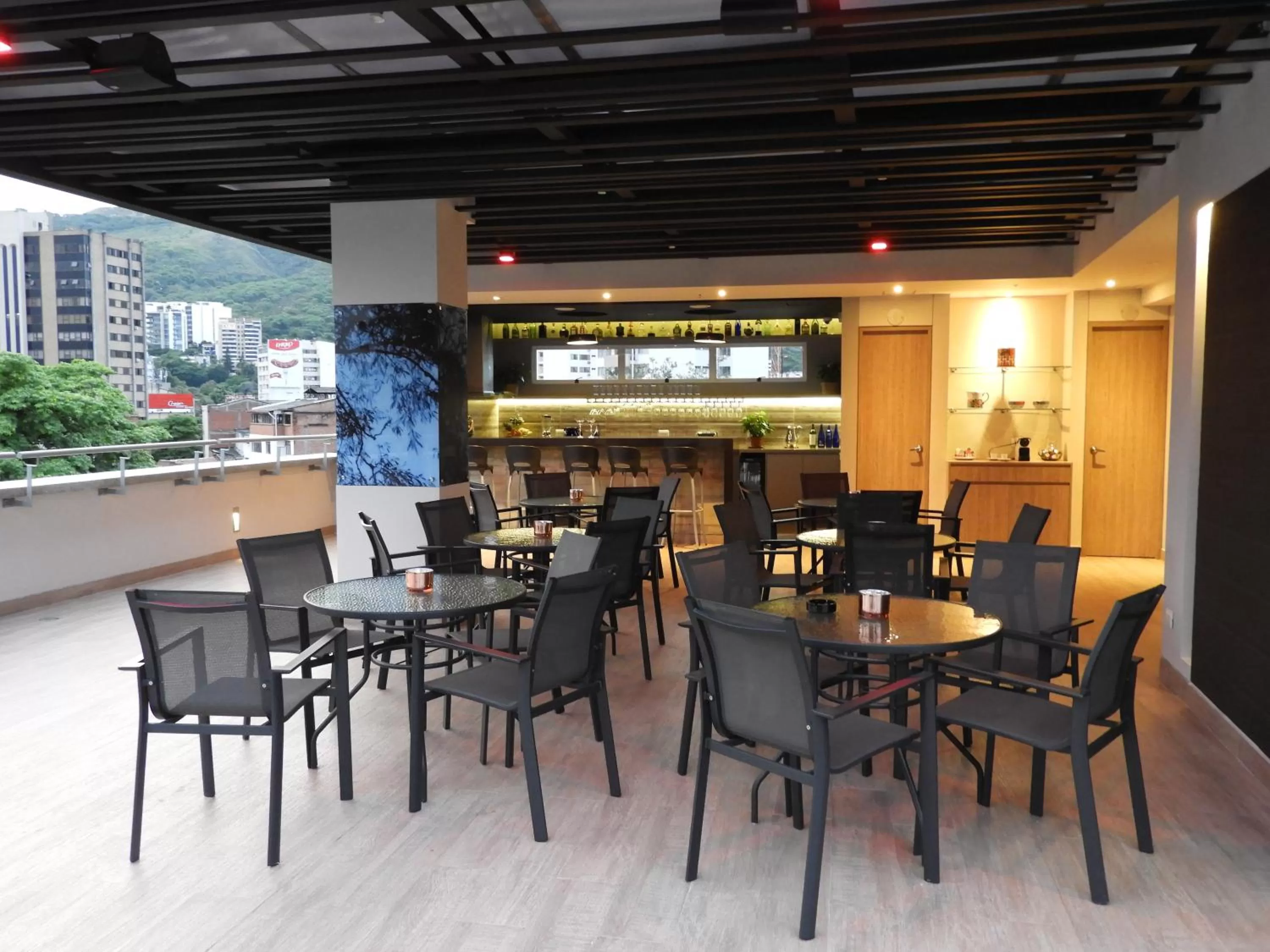 Restaurant/places to eat in Park V