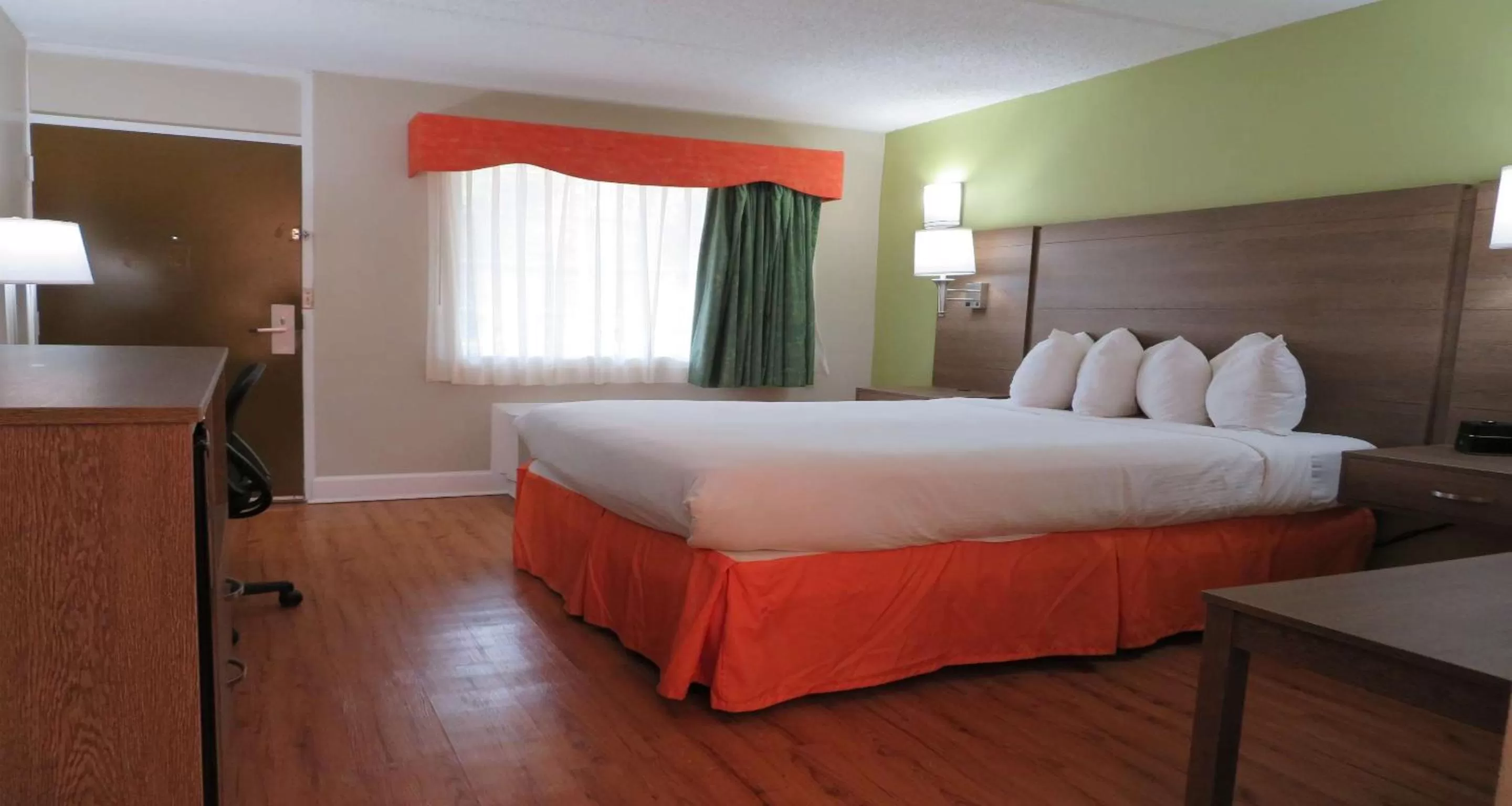 Photo of the whole room, Bed in SureStay Plus Hotel by Best Western St Marys Cumberland