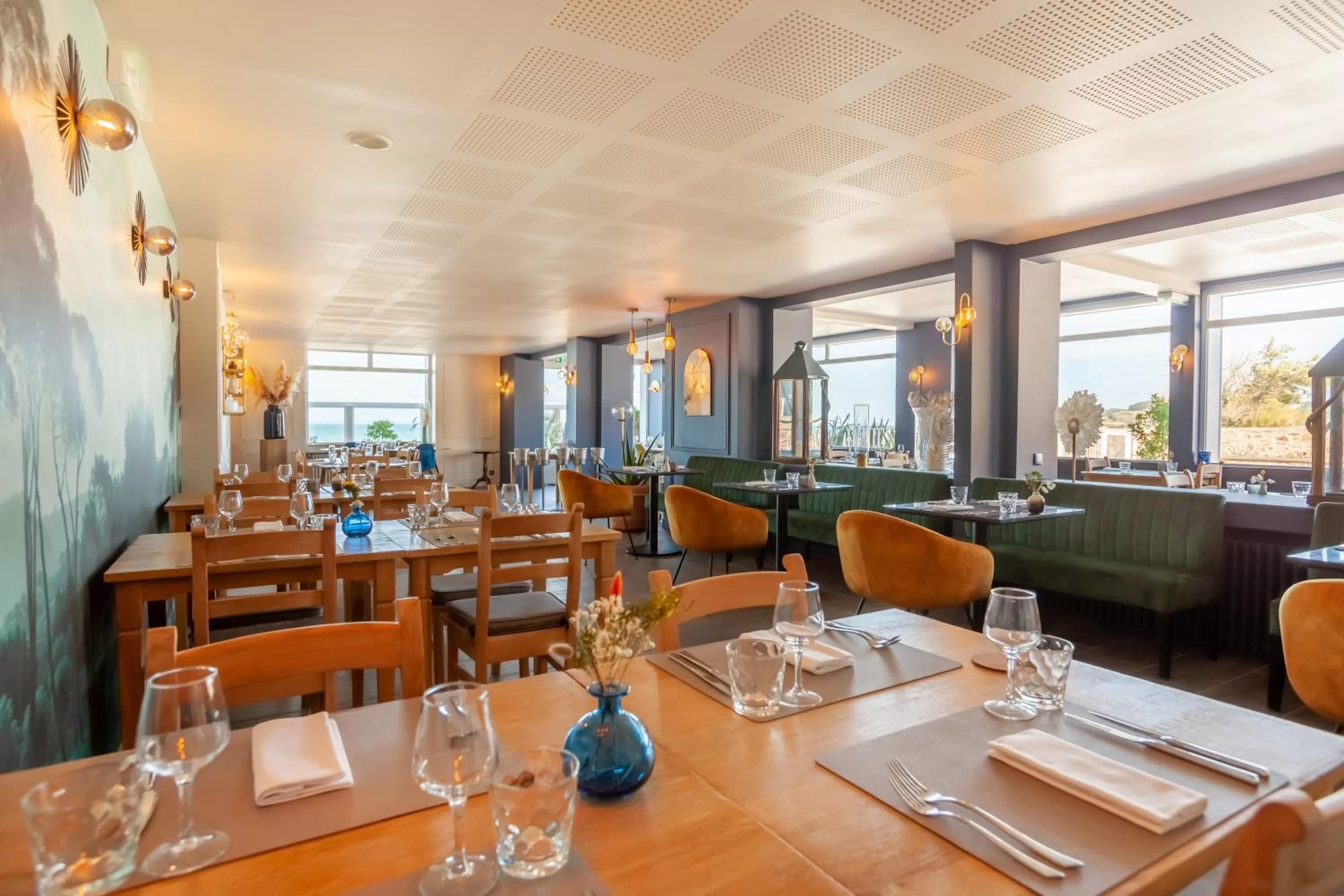 Restaurant/places to eat in Hôtel des Isles