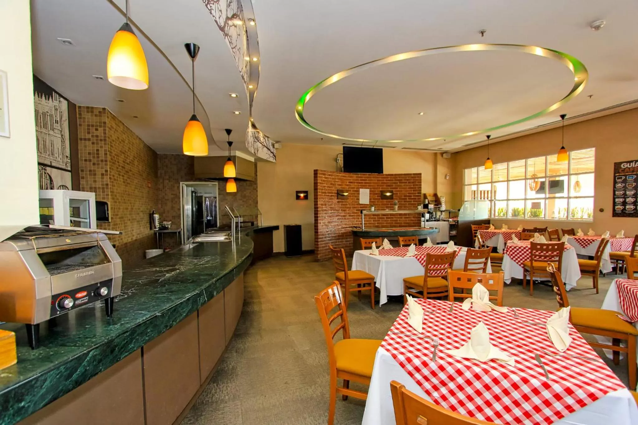 Restaurant/places to eat in Holiday Inn Leon-Convention Center by IHG