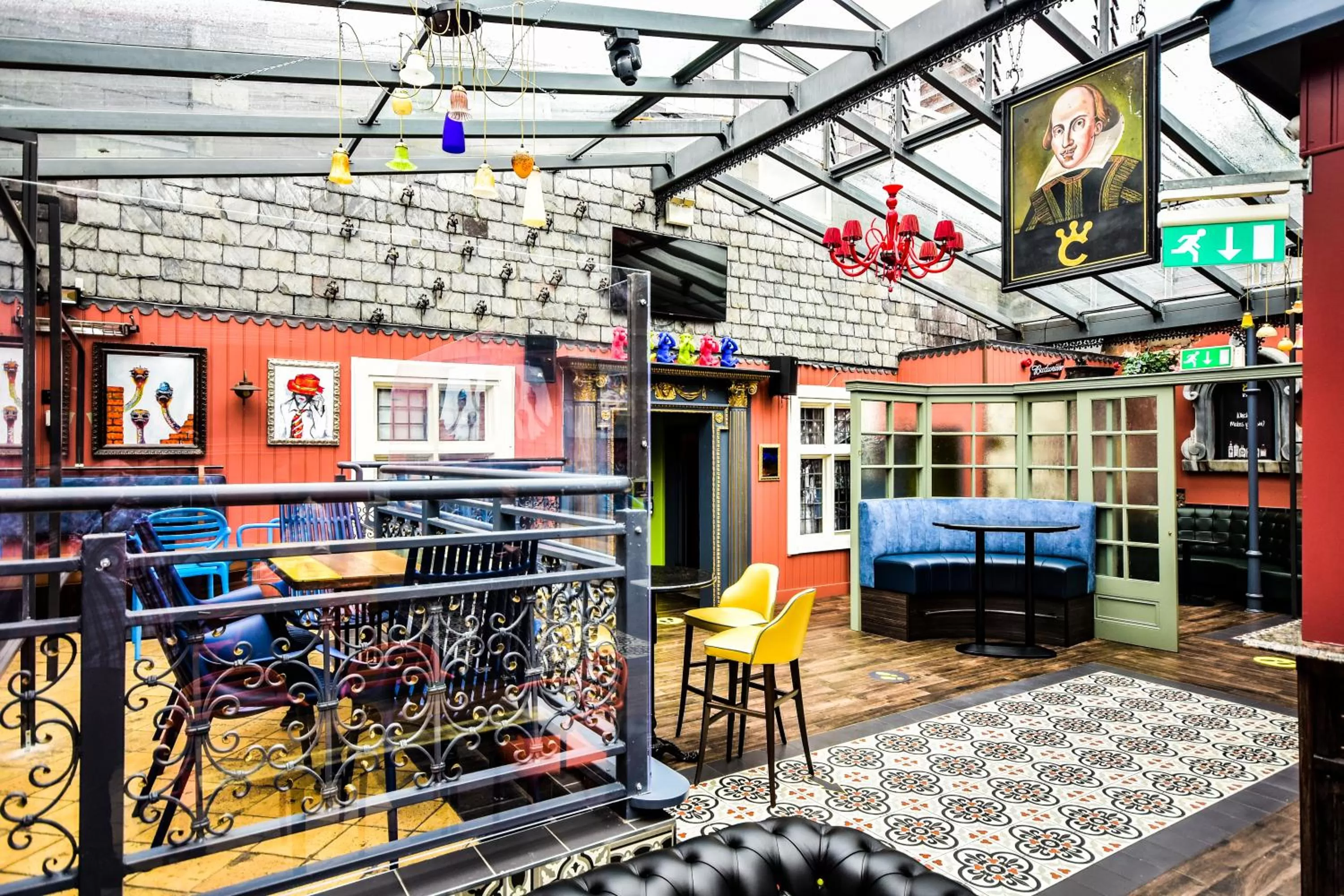 Lounge or bar in Crown Quarter