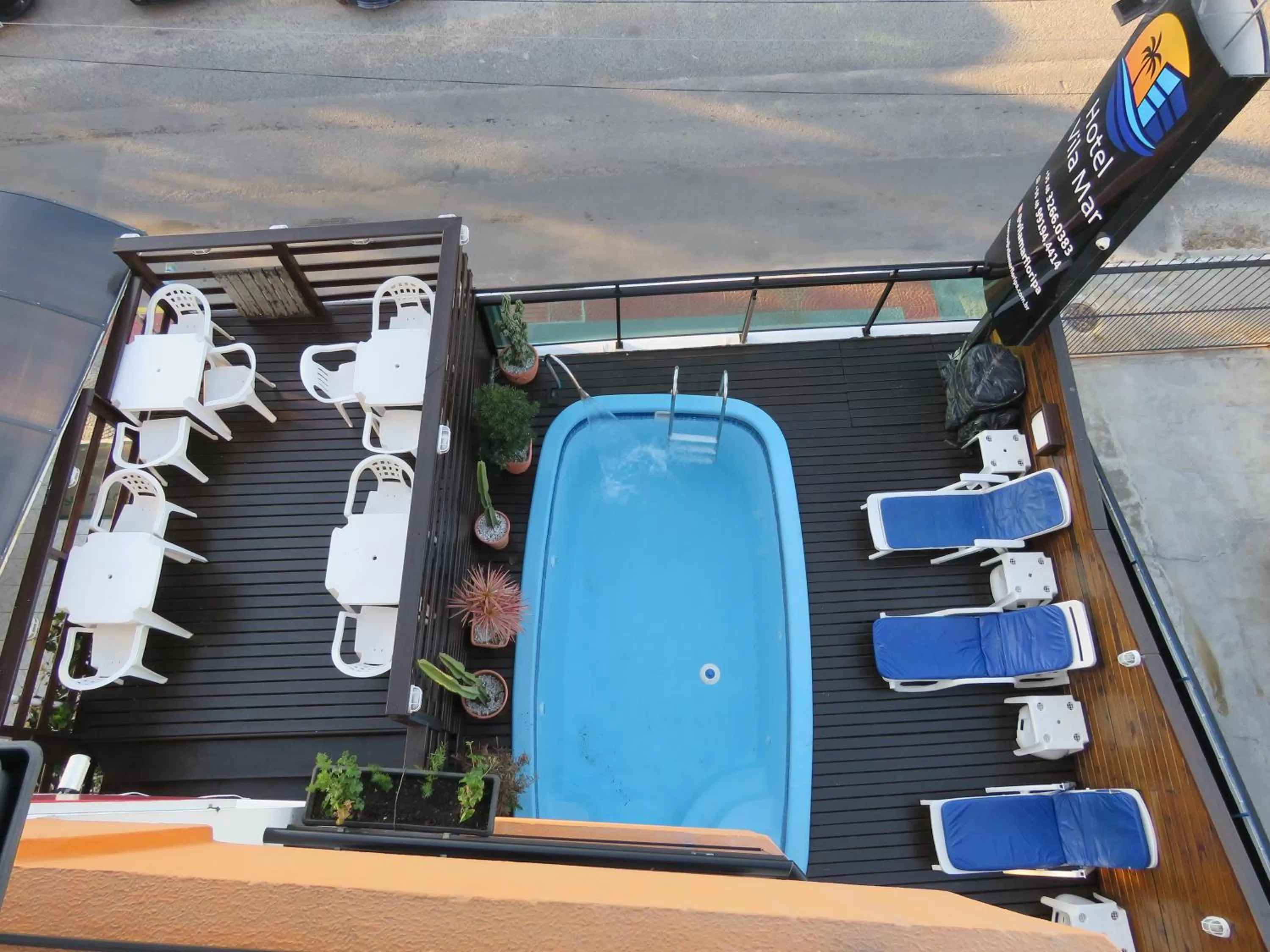 Swimming pool in Hotel Vila Mar