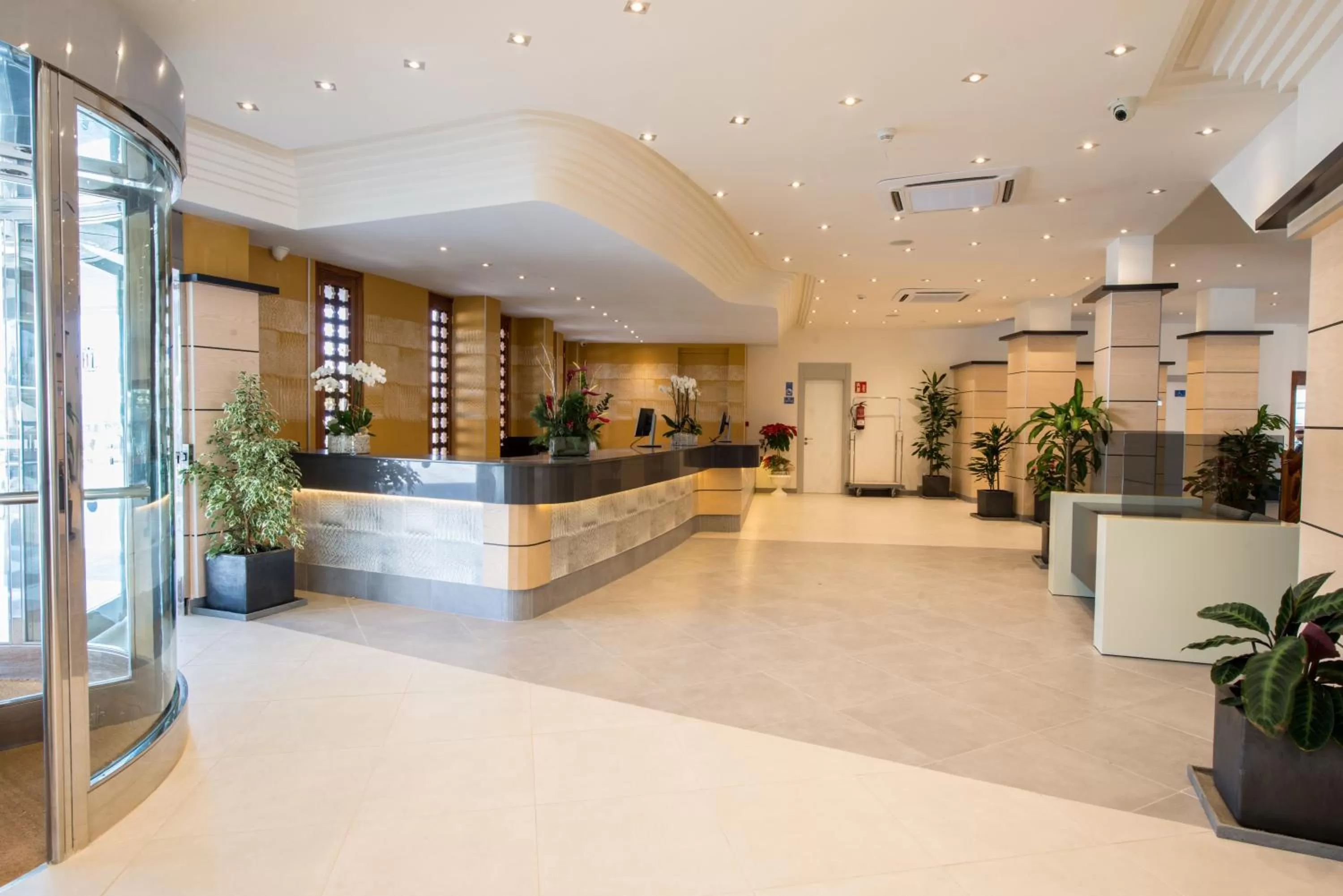 Lobby or reception in HL Suitehotel Playa del Inglés - Adults Only