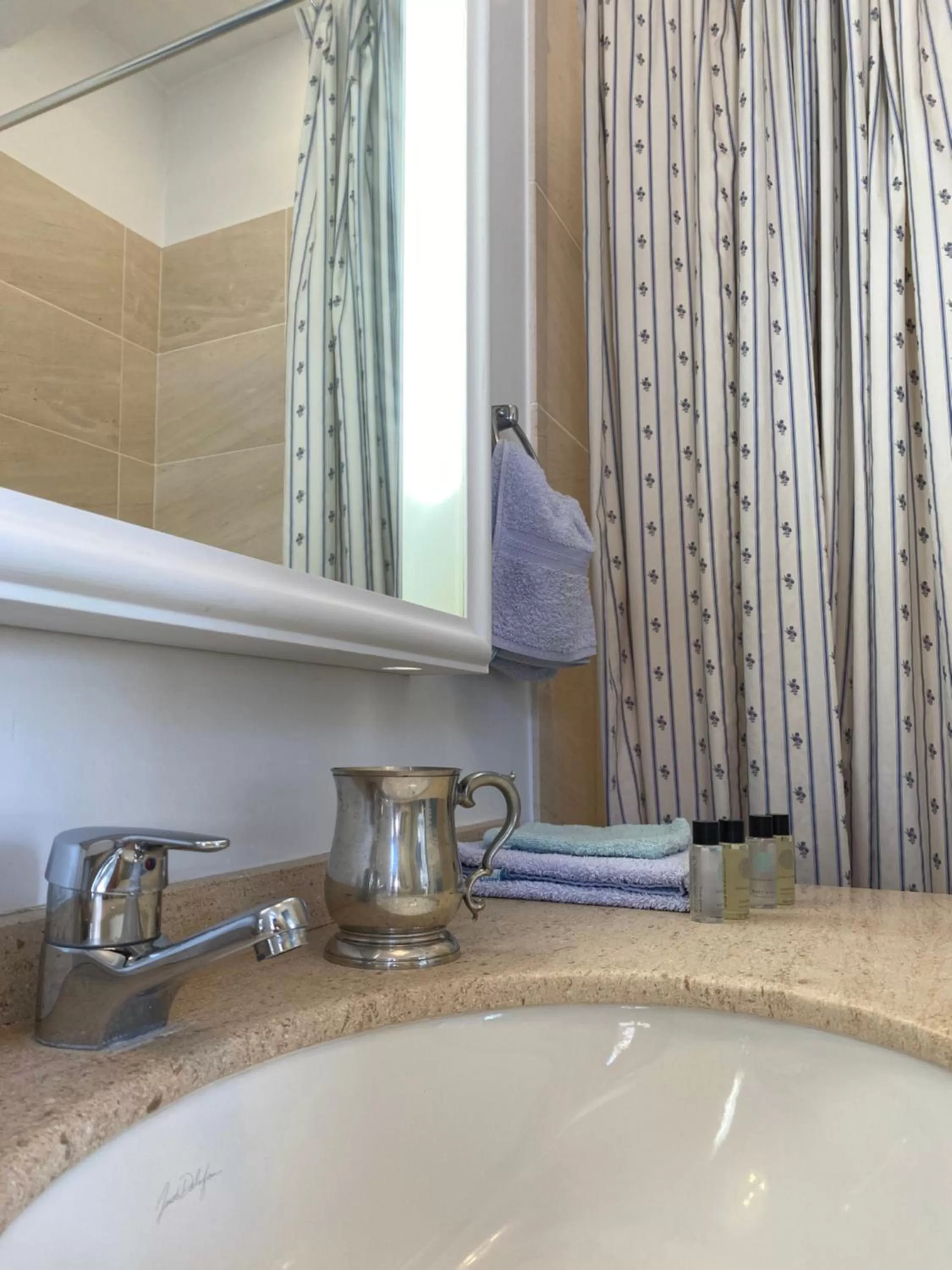 Bathroom in Chateau La Rochette