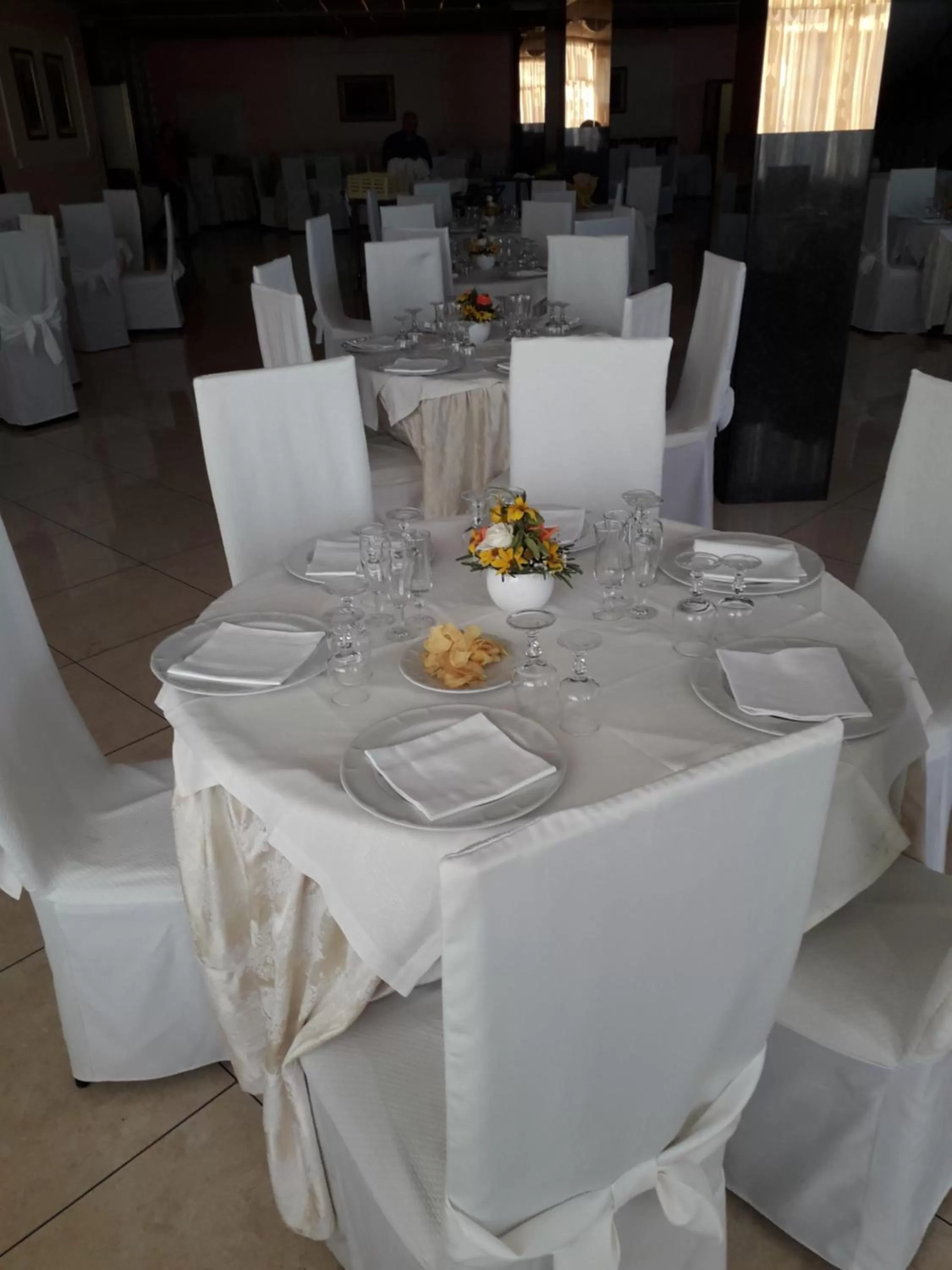 Restaurant/places to eat in Hotel Elio