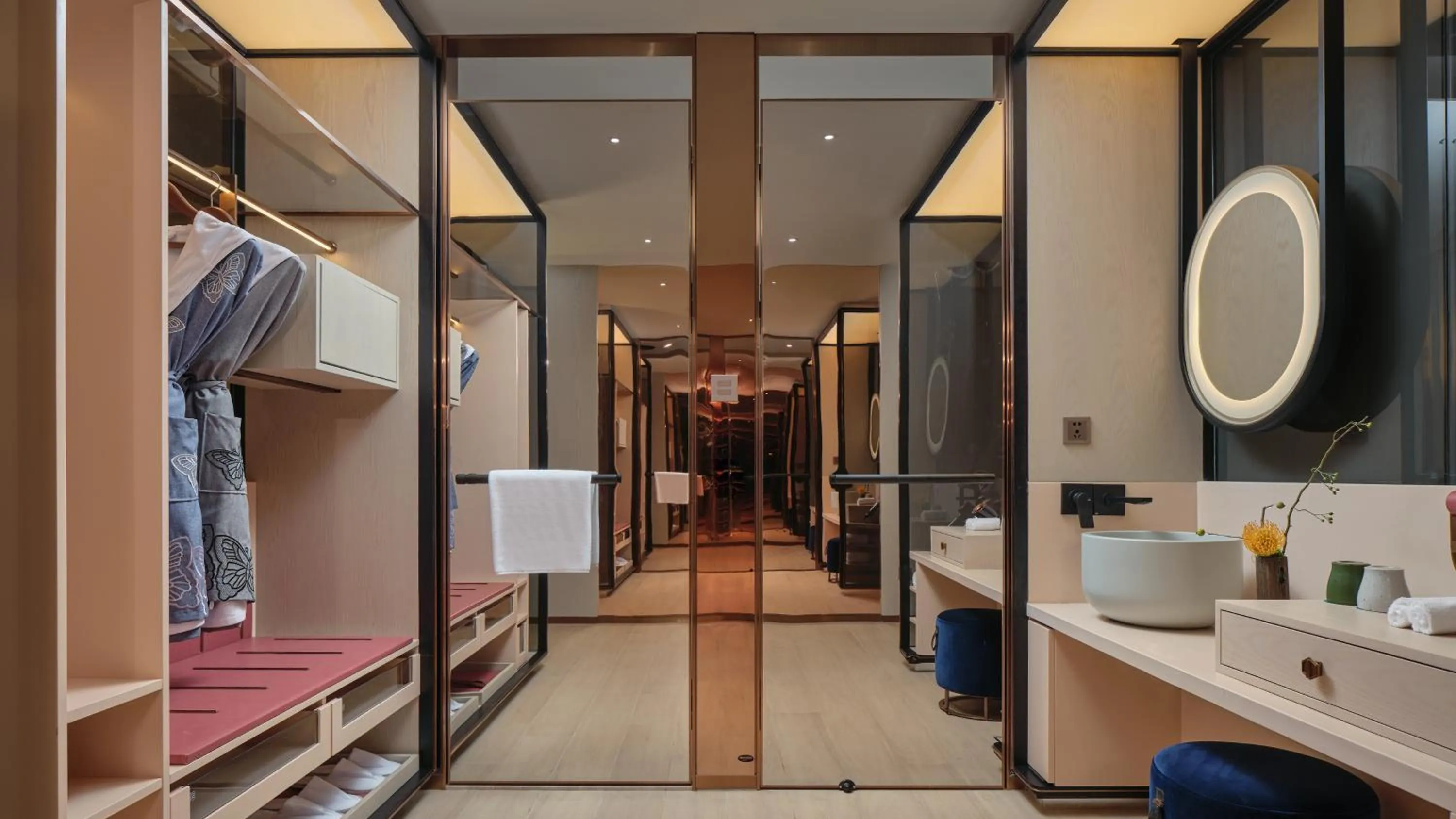 Bathroom in Hotel Indigo Hangzhou Uptown,Close to Westlake , boutique design hotel with freeflow minibar