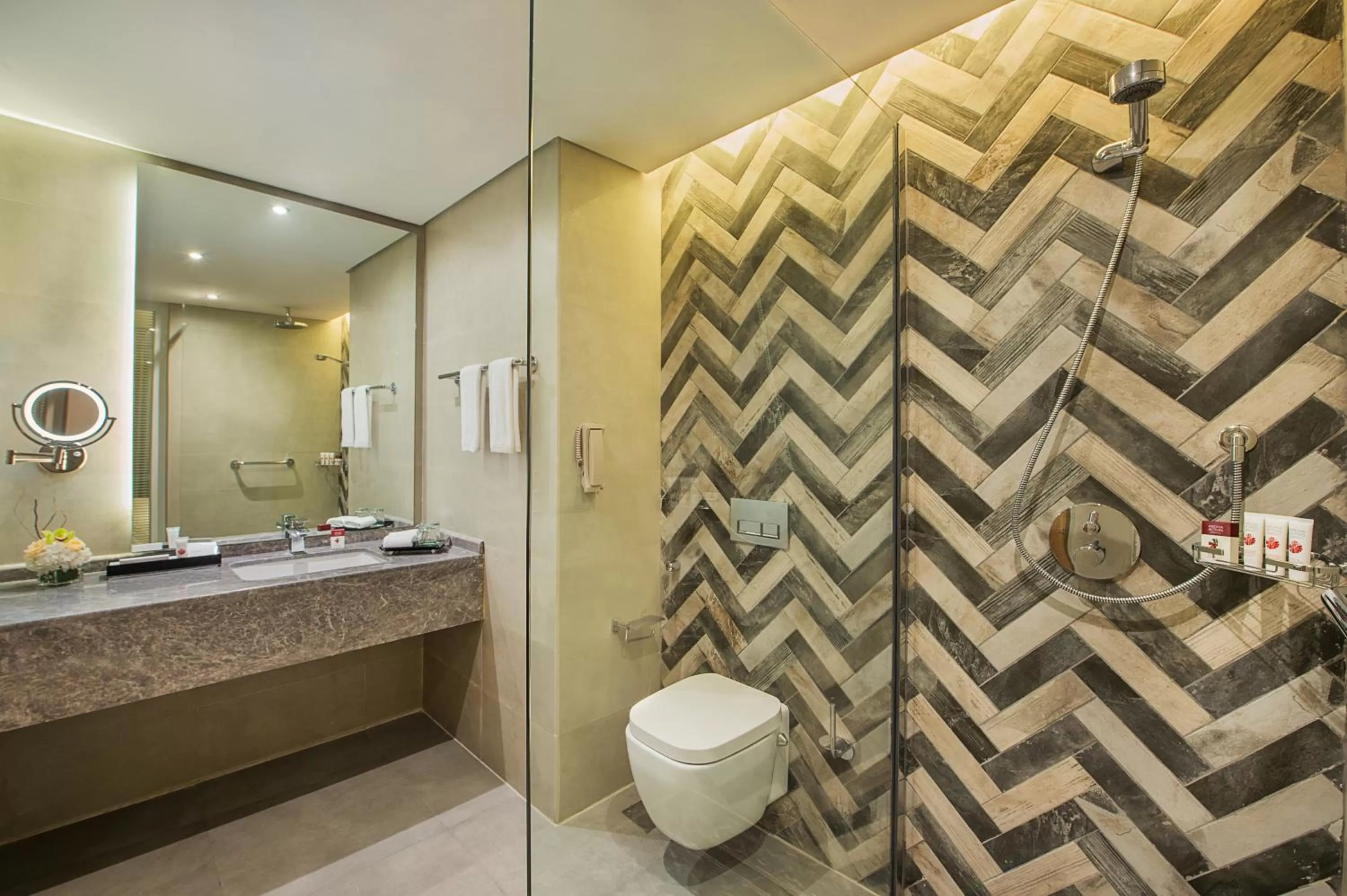 Junior Suite Sea view- Smoking in Wyndham Garden Ajman Corniche