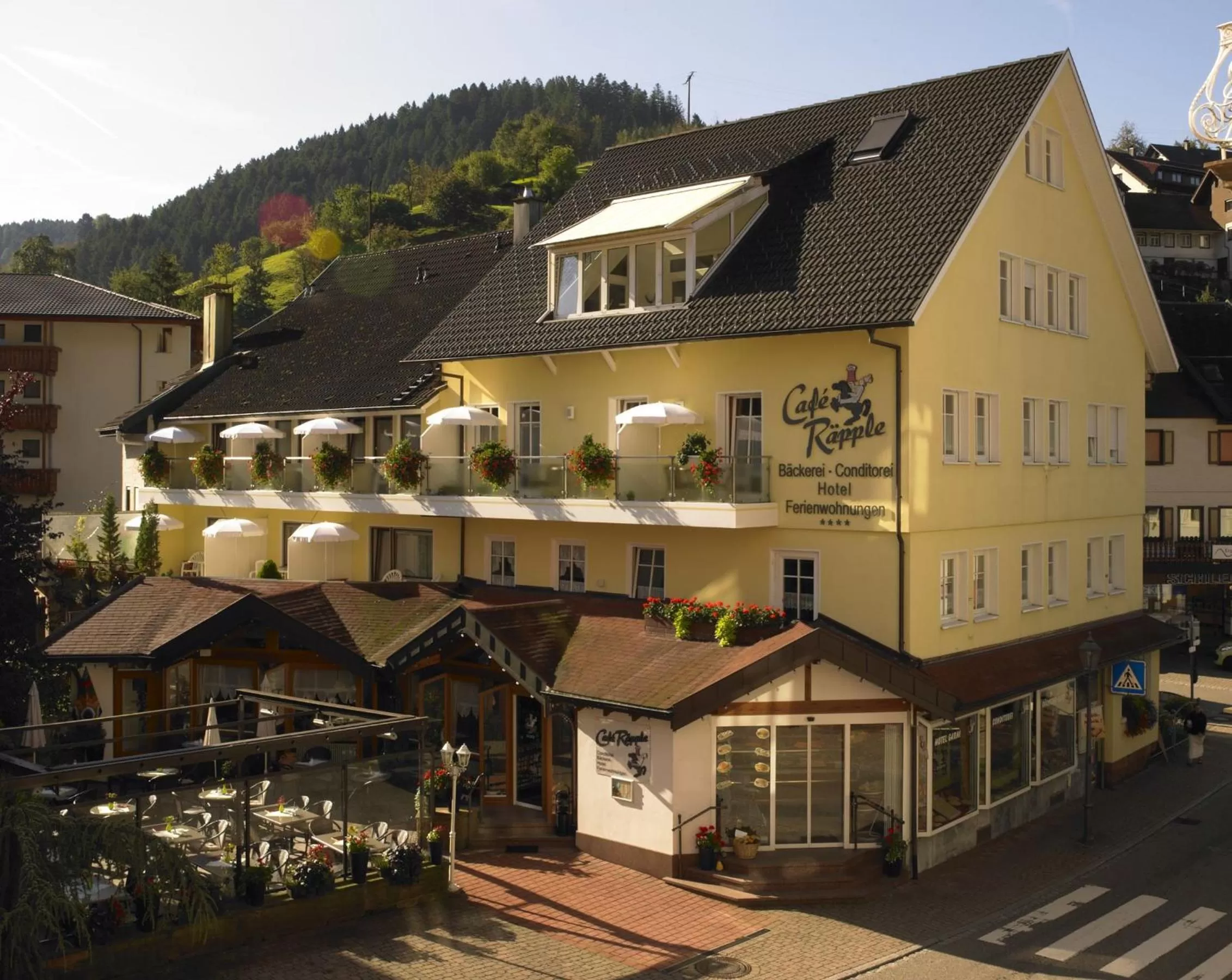 Property building in Hotel Garni Café Räpple