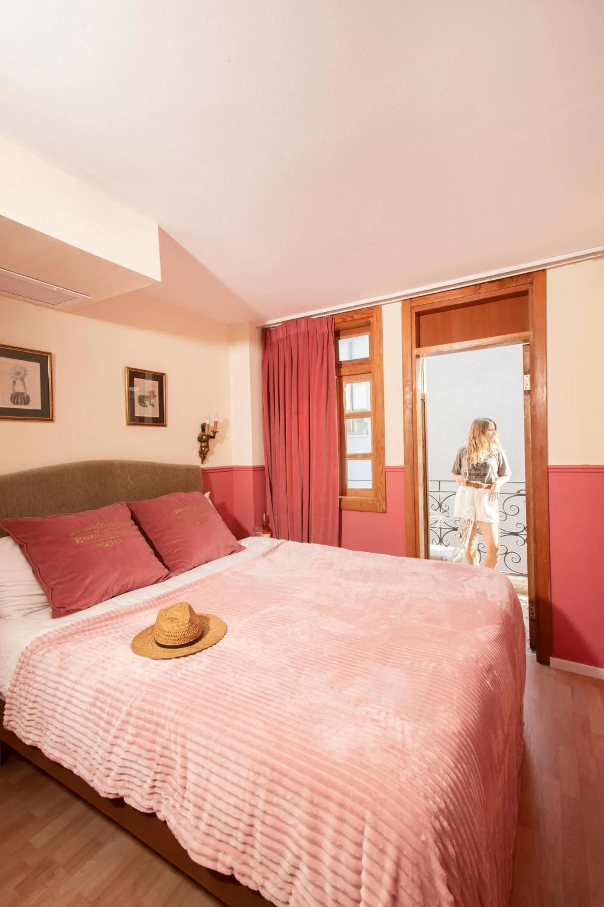 Bedroom in The Elliot - Adults only