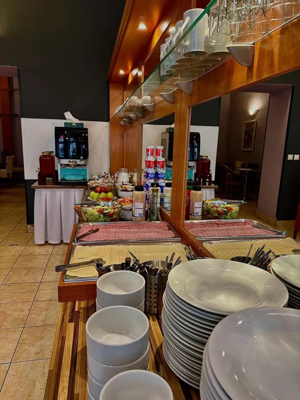 Buffet breakfast in Gallery Hotel SIS