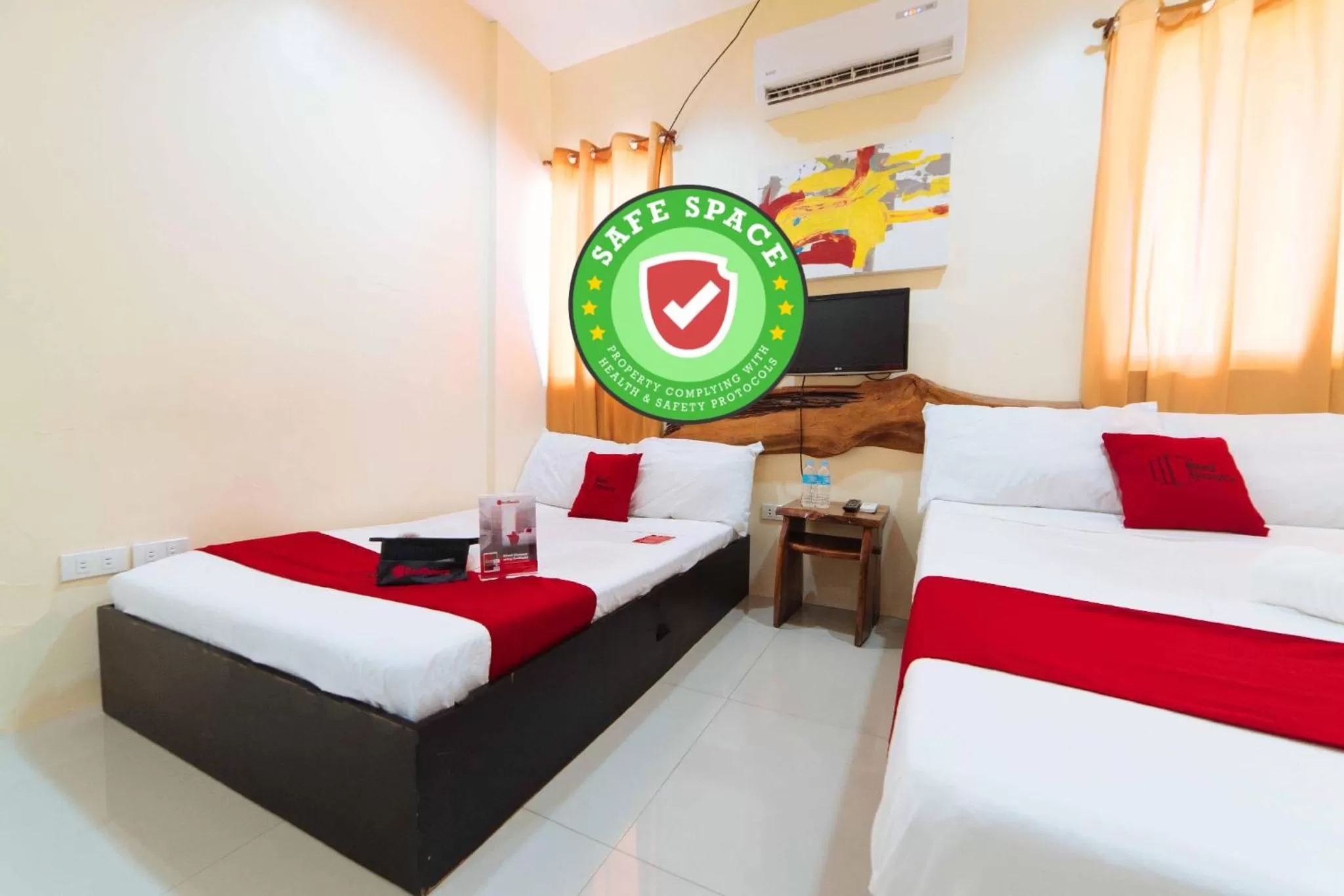 RedDoorz near New Government Center