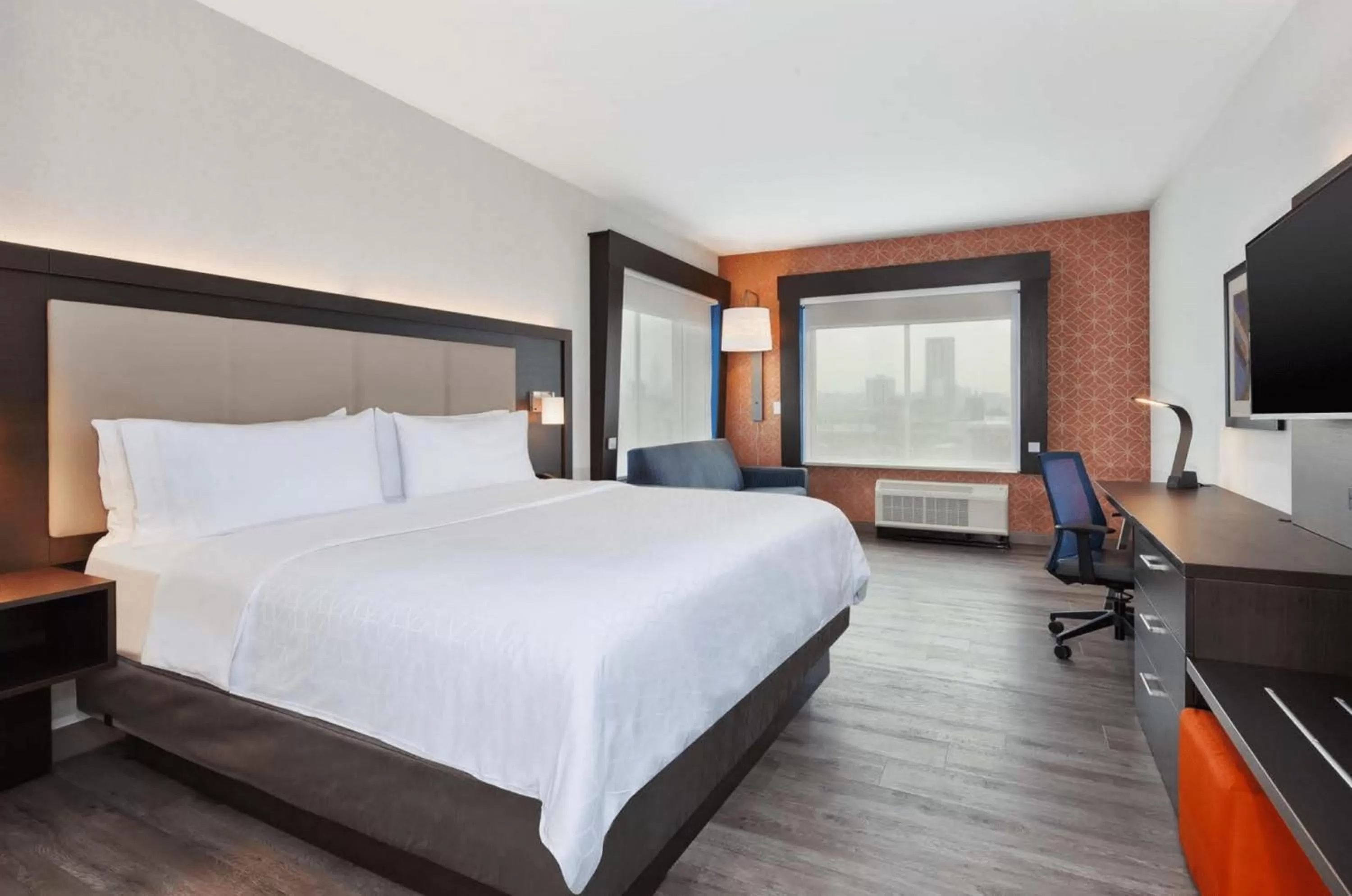 Photo of the whole room, Bed in Holiday Inn Express & Suites Jersey City - Holland Tunnel by IHG